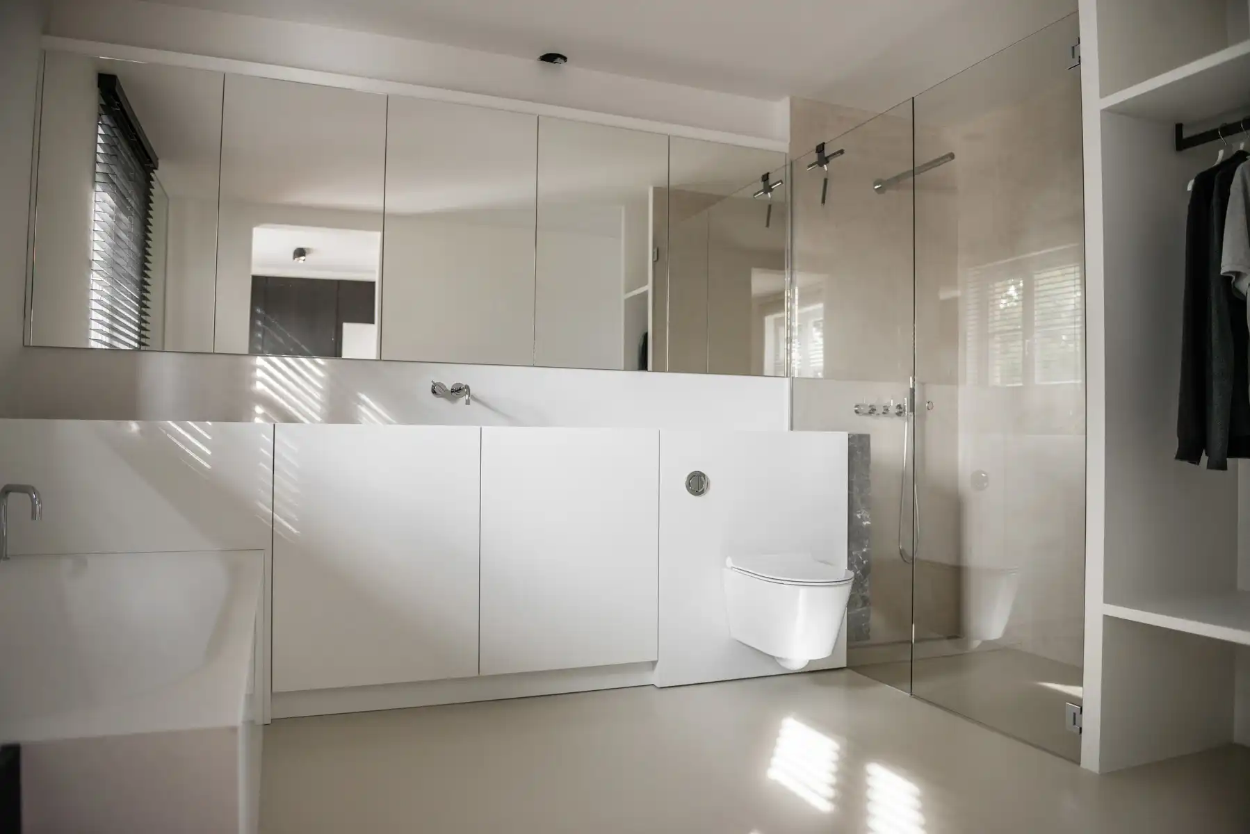 Exclusieve instapklare woning met zwembad en open groenzicht foto 44