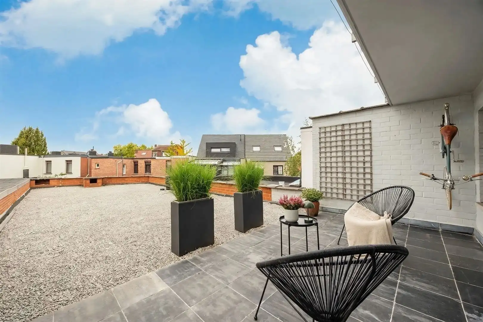 Instapklaar 2-slaapkamerappartement met EPC B en riant terras foto {{pictureIndex}}