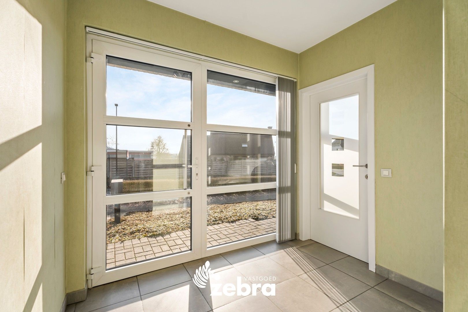 Instapklare kantoorruimte met duplexwoning in Tielt! foto 5