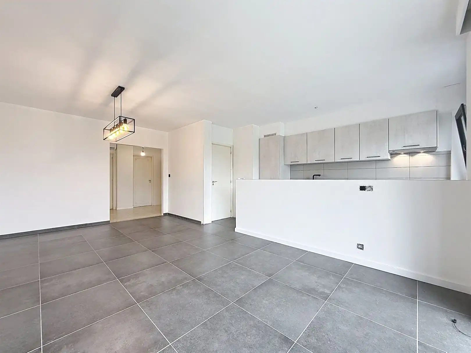Gerenov. app met 2 slpks, 1ste V, kelder en garagebox foto 11