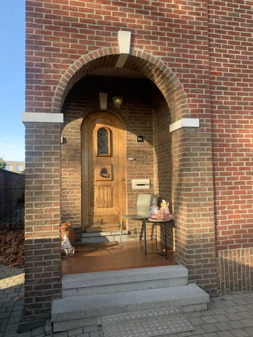 Charmante instapklare woning met 2 à 3 slpk. aan de vaart in Schoten nabij het centrum.  foto 3