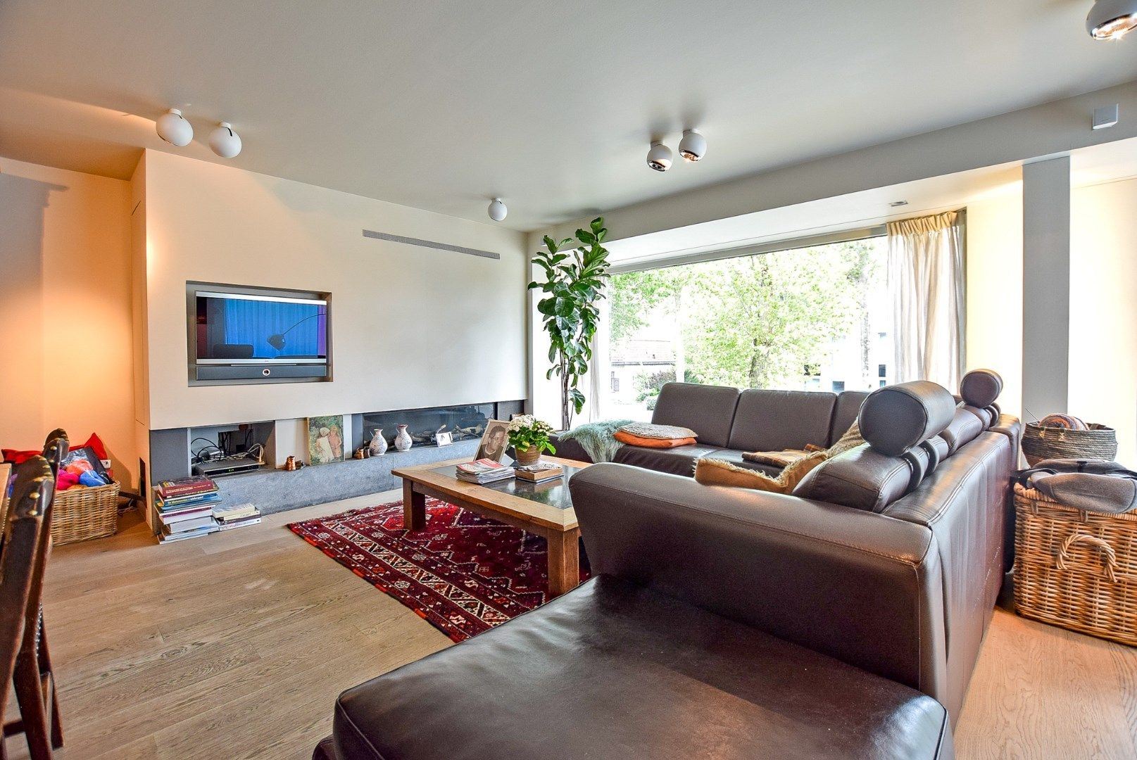 Goed gelegen kantoorruimte / praktijkruimte met woonst te Oostduinkerke op 749m². foto 13