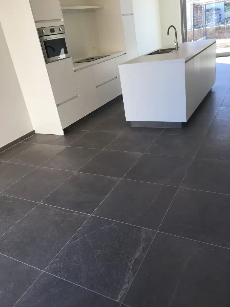 Energiezuinige nieuwbouwwoning met 3 slaapkamers, zonnige tuin en private parkeerplaats, rustig gelegen nabij het centrum van Oostduinkerke en op fietsafstand van zee! foto 15