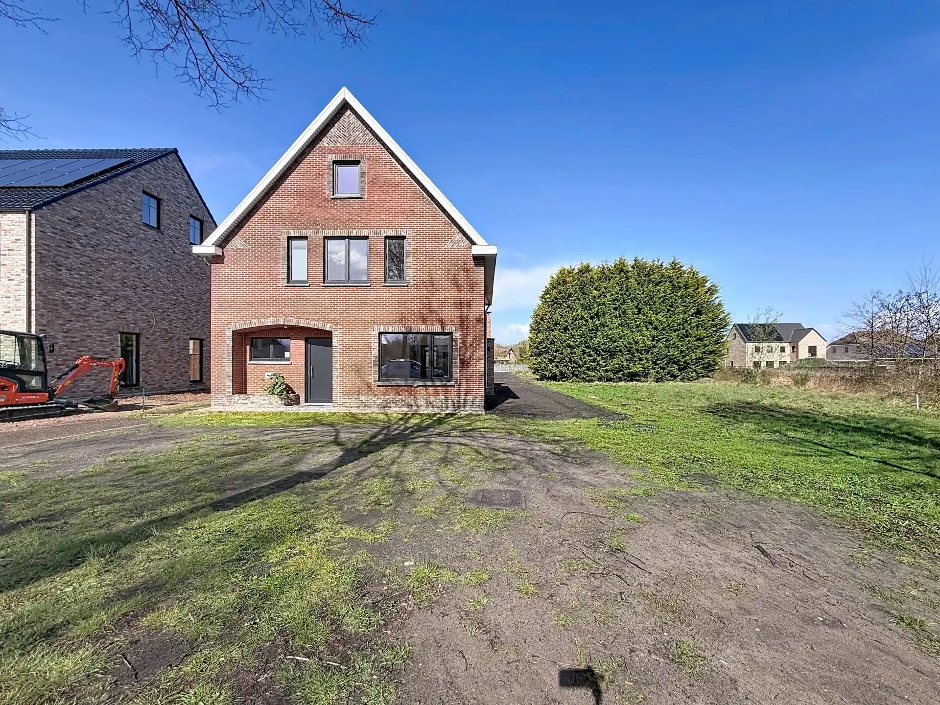 Zeer ruime en verzorgde woning met 5 slaapkamers en 2 badkamers op een groot perceel foto 34