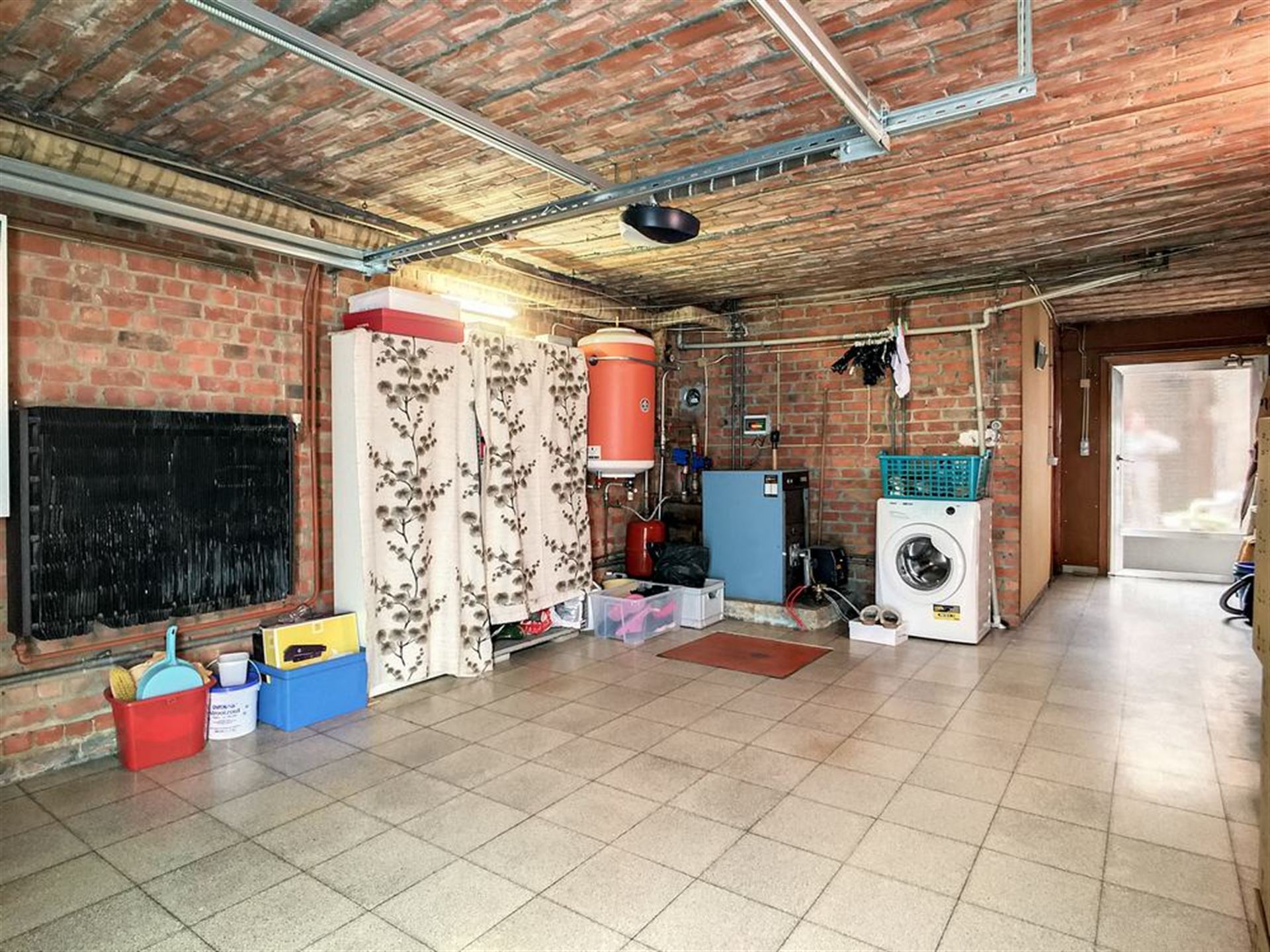 Bel-étage met 2 ruime slaapkamers en garage foto 12