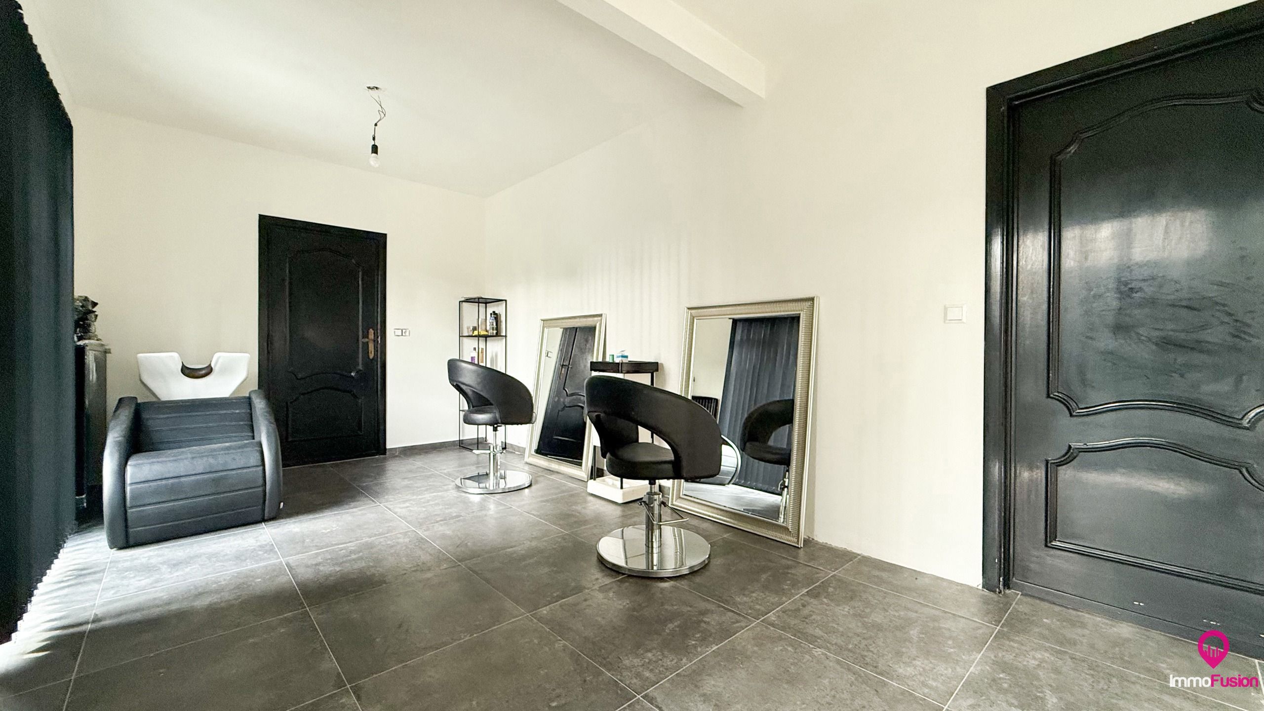 Goed gelegen landelijke villa met 12are grond op toplocatie! foto 29