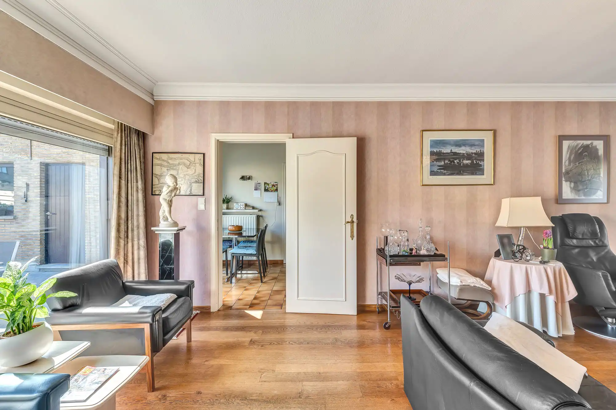 Gezellige woning met grote tuin in Deinze foto 4