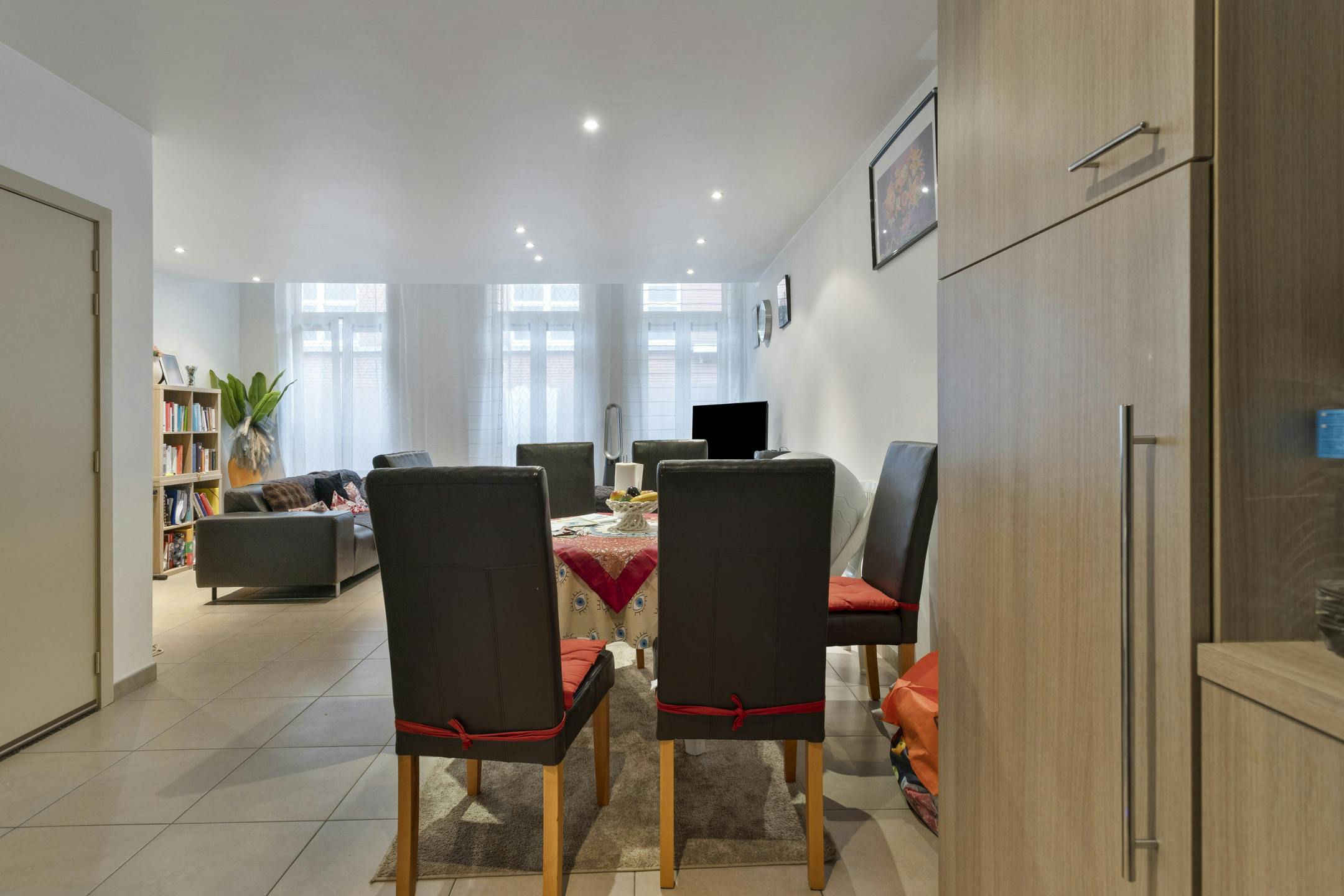 Gelijkvloers appartement te koop in het centrum van Zottegem foto 5