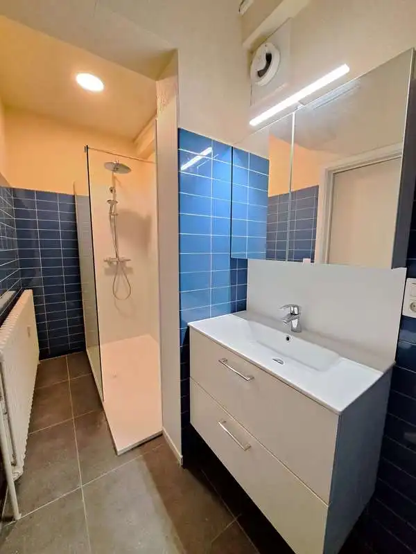 Ruim instapklaar gelijkvloers 3-slaapkamerappartement te koop in Sint-Michiels Brugge foto 8