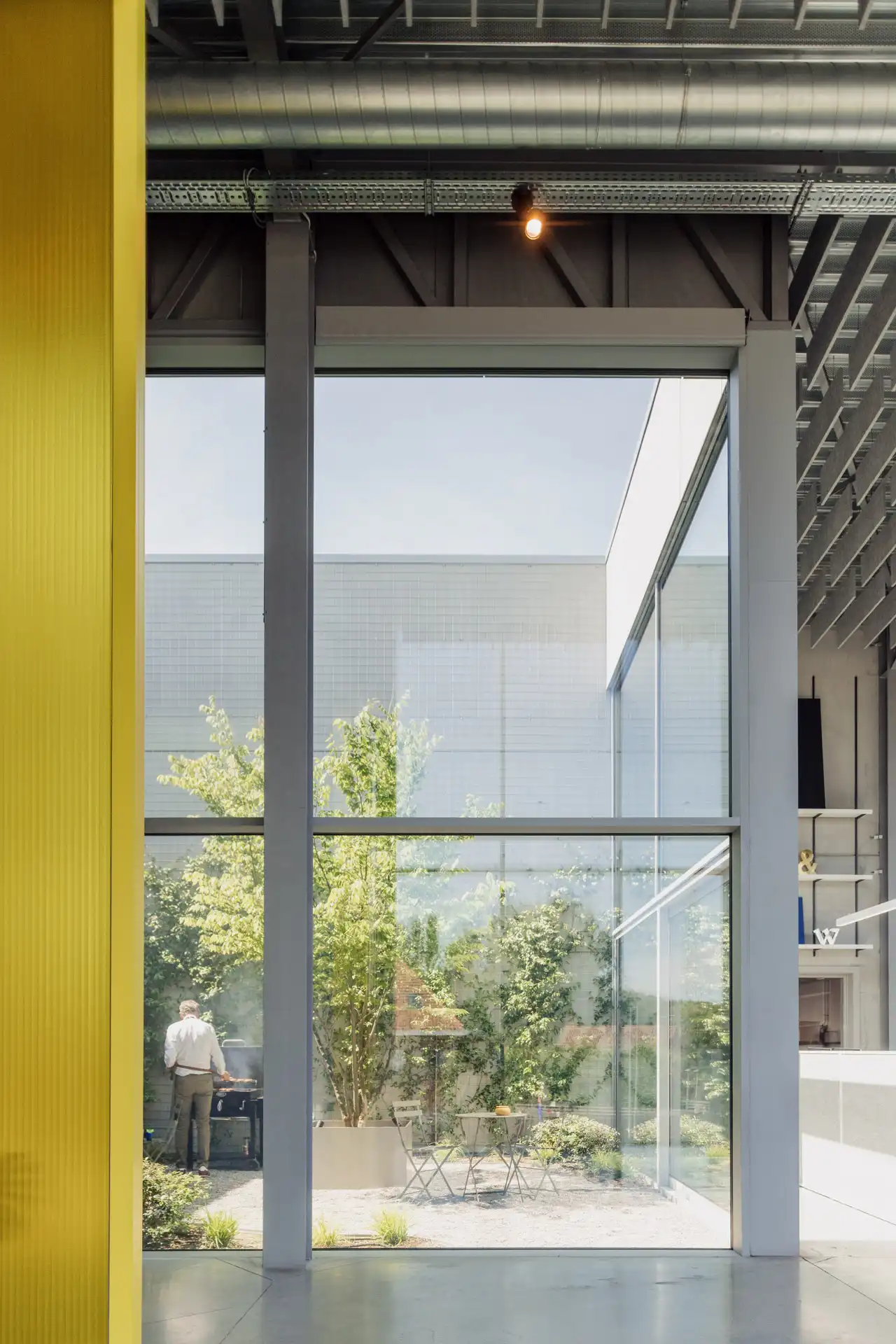 Prachtig bedrijfsgebouw in Zwevegem wegens verhuis foto 5