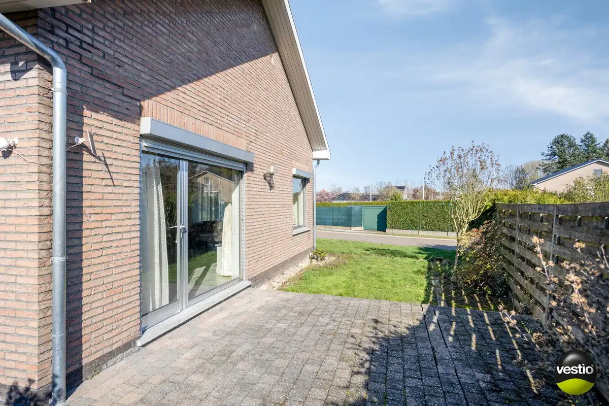 RUIME OPEN BEBOUWING (OB) MET 3 SLAAPKAMERS, GARAGE EN KELDER OP HOEKPERCEEEL VAN 6A67CA. foto 5