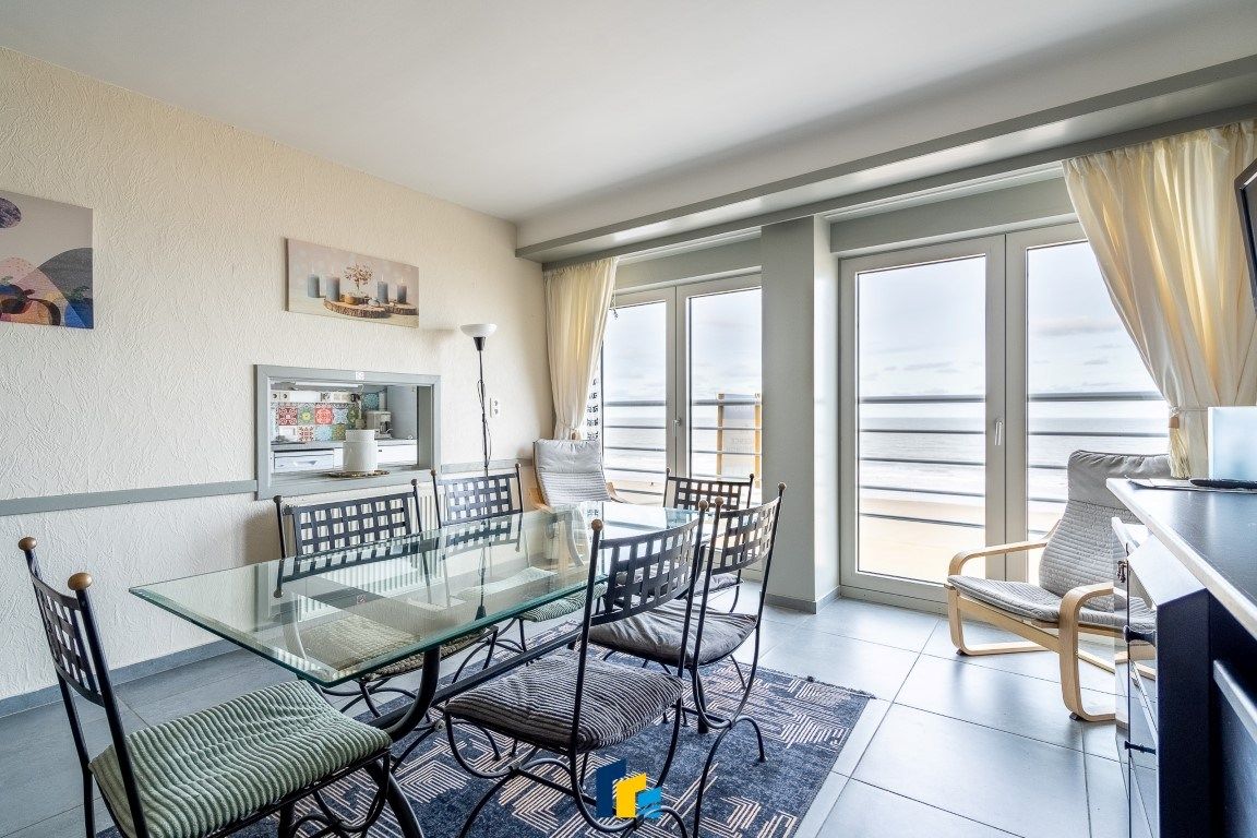 Ruim appartement met adembenemende zeezicht foto {{pictureIndex}}