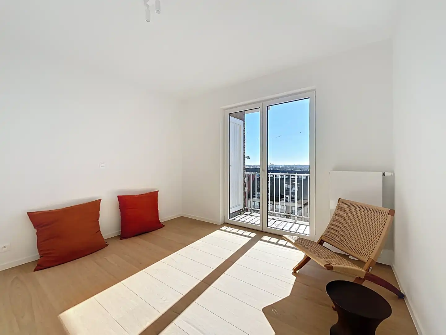 Twee slaapkamer appartement (gerenoveerd 2025) met frontaal zeezicht foto 10