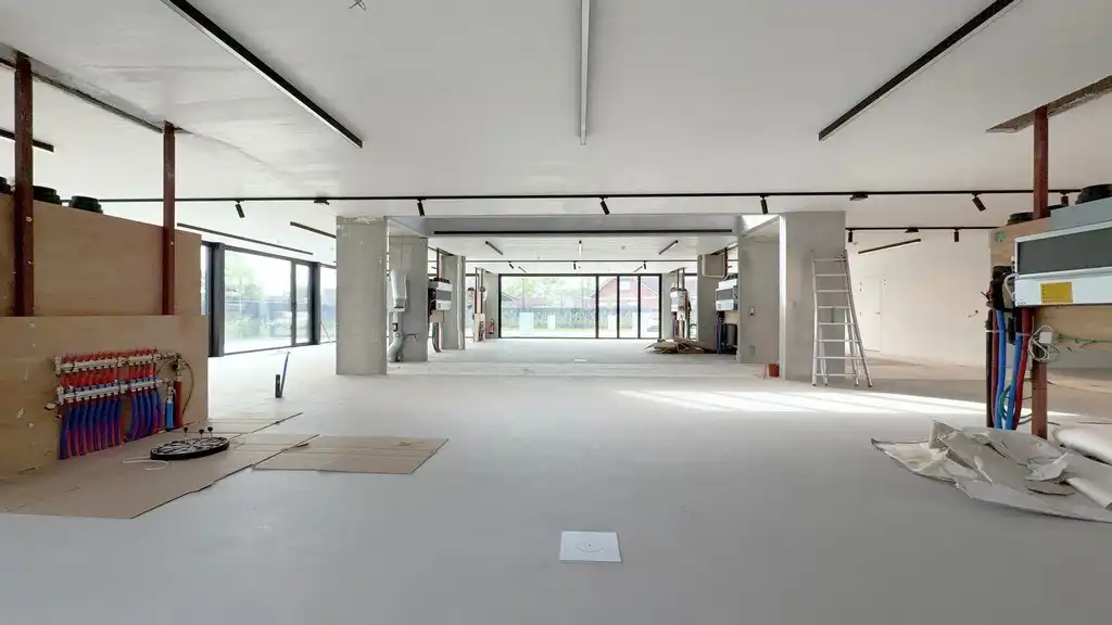 Nieuwbouw kantoorgelijkvloers te huur aan N70 in Lochristi foto 4