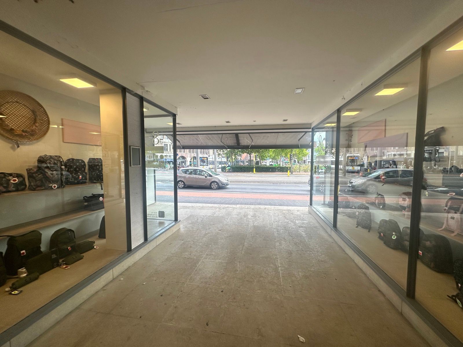 Commerciële opportuniteit op toplocatie foto 4