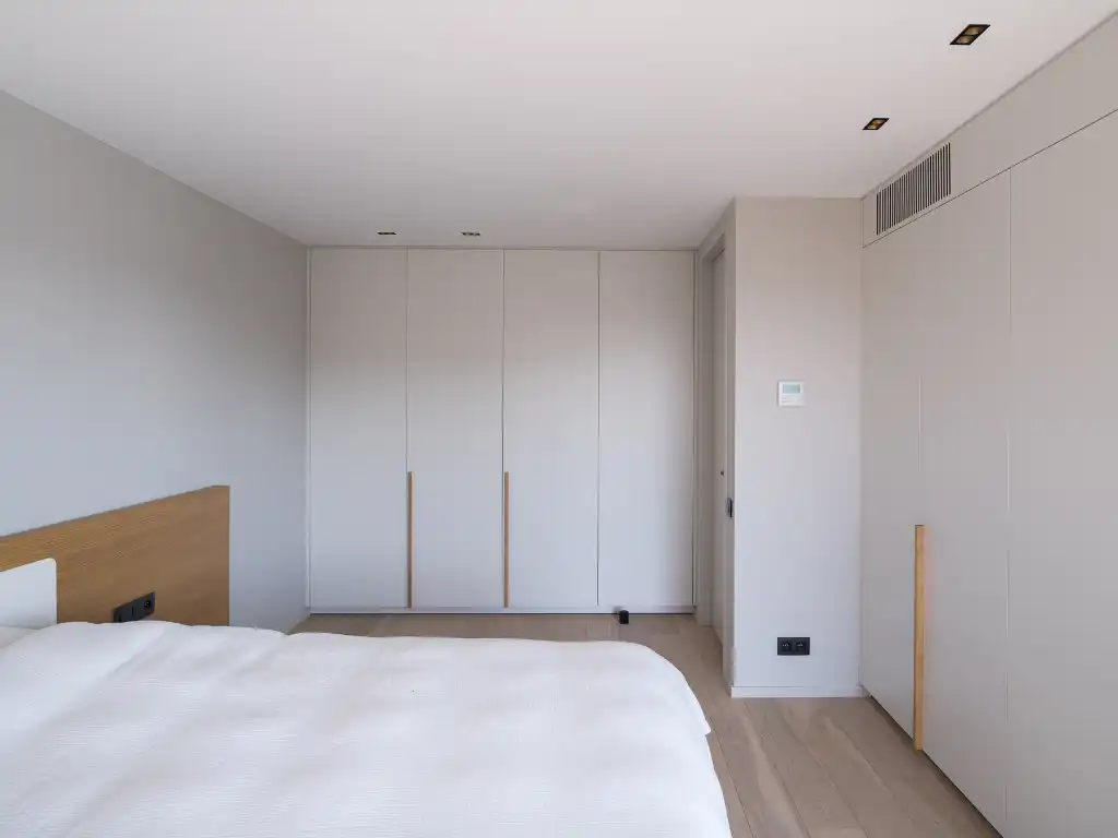 Coupure - Stijlvol gerenoveerd appartement met 2 slaapkamers en unieke zichten op het water en de Gentse binnenstad. foto 13