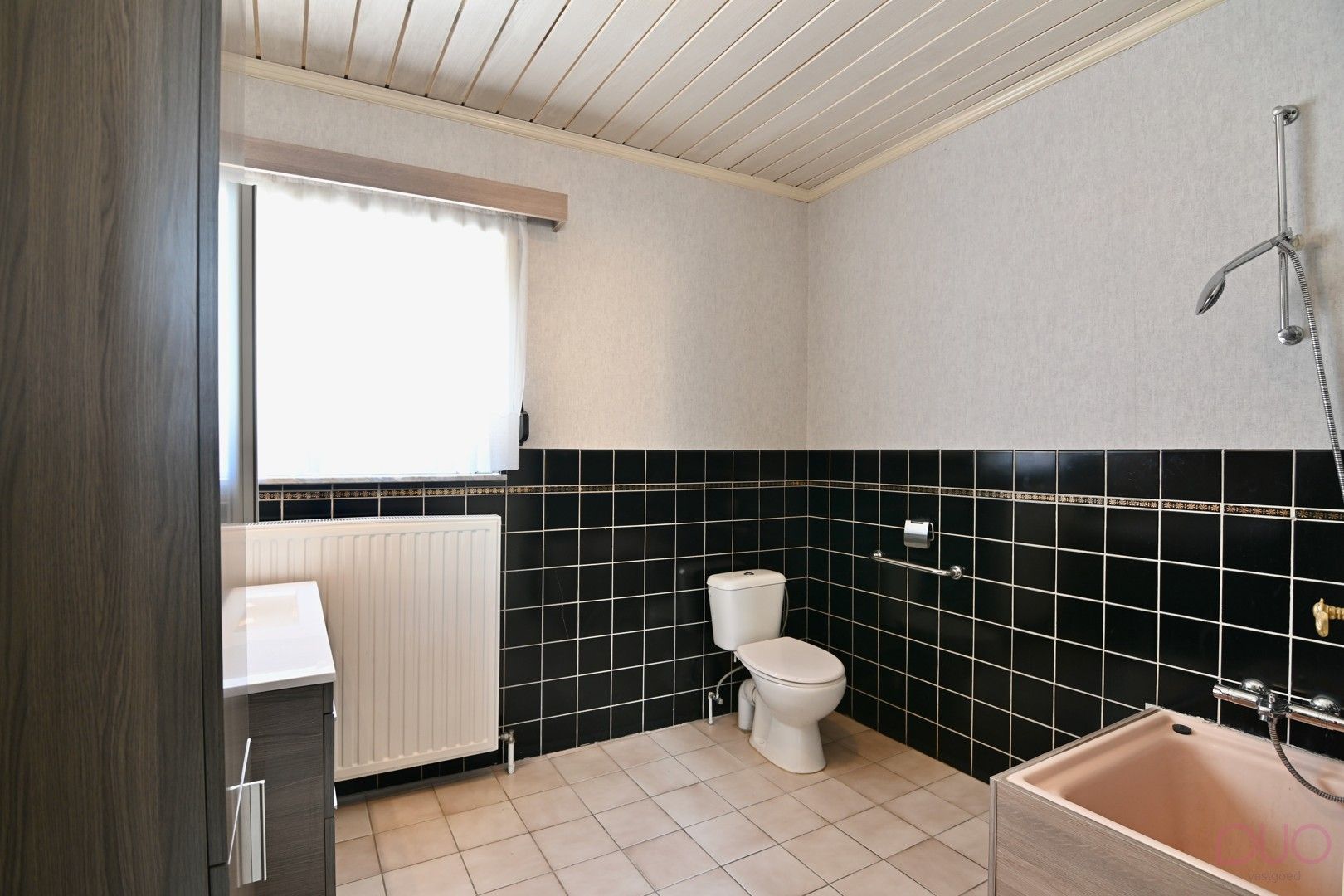 Bel-etage woning met twee slaapkamers en onderliggende garage van ca. 100m2 foto 9
