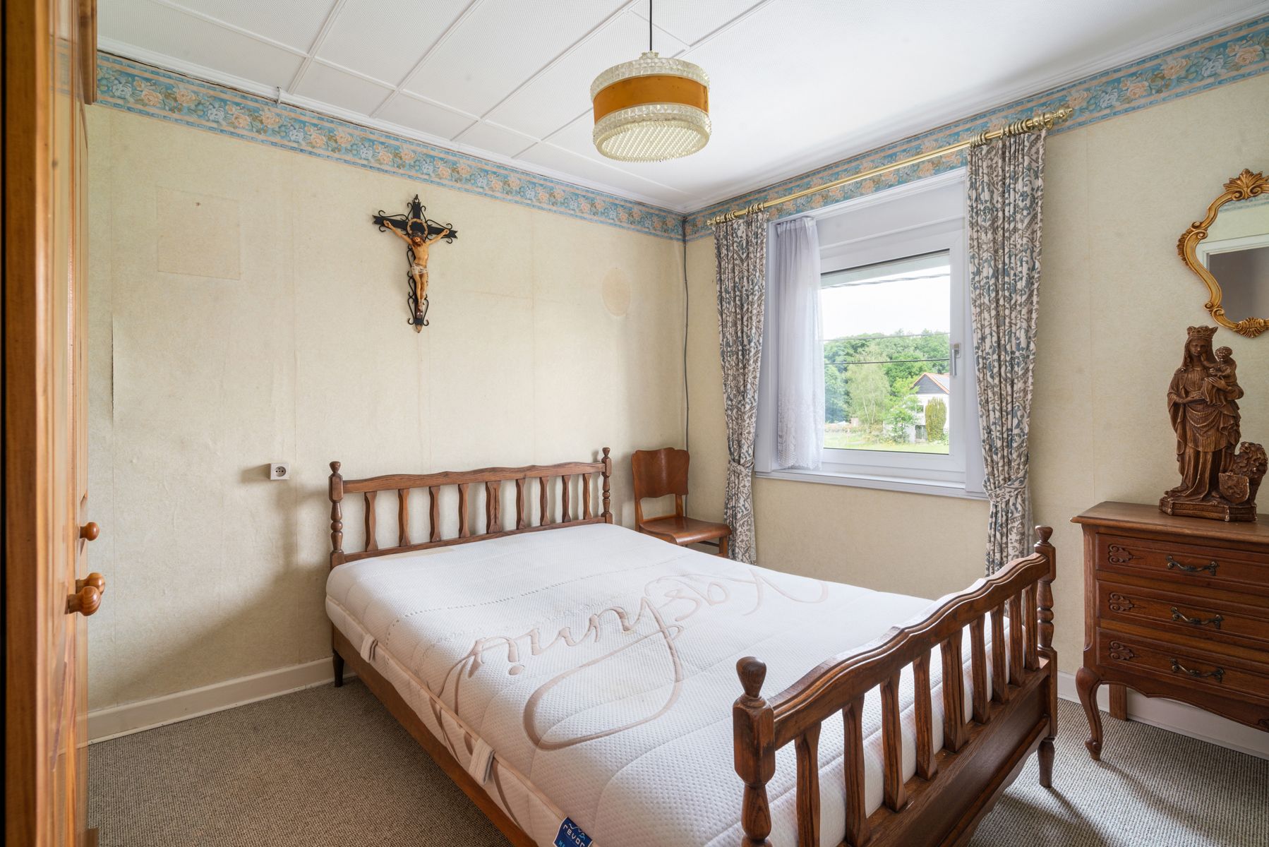 Renovatieproject op prachtige door groen omgeven ligging  foto 6