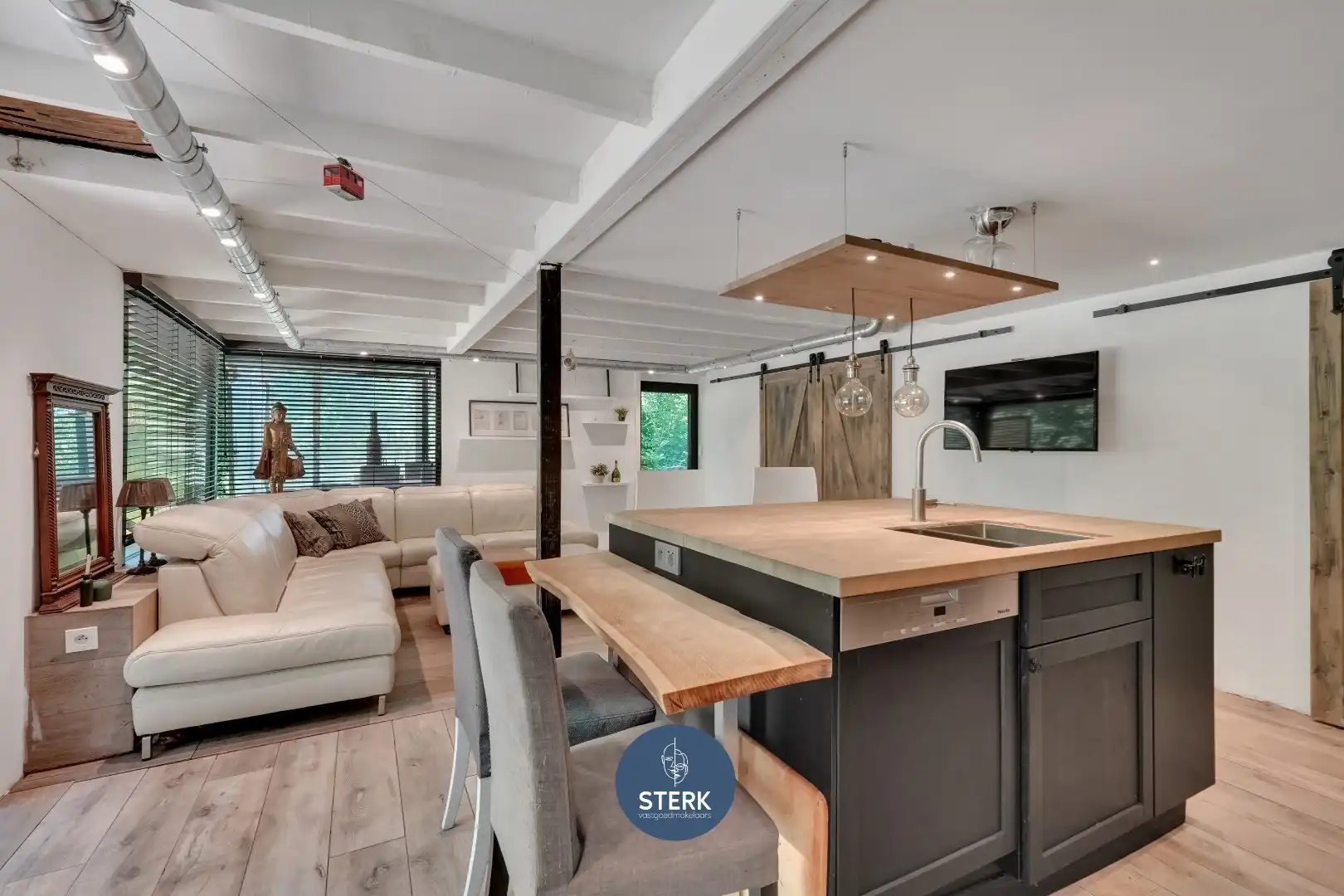 BUNGALOW MET VIJVERZICHT, 2 SLPKS EN 2 BADKAMERS TE SUNCLASS SONNEVIJVER !  foto 6
