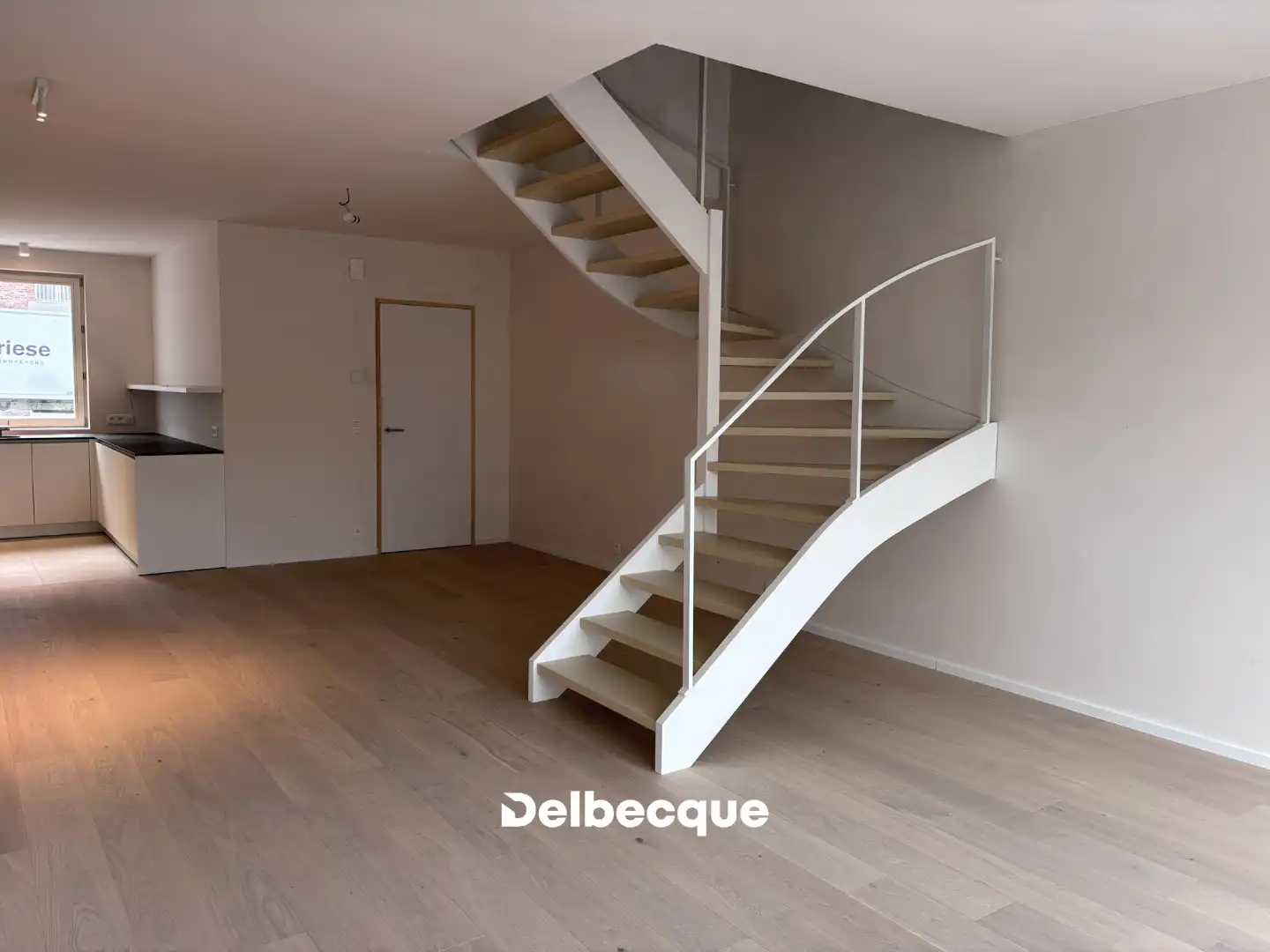 Instapklare stapelwoning met 2 slaapkamers op toplocatie in Brugge foto 8