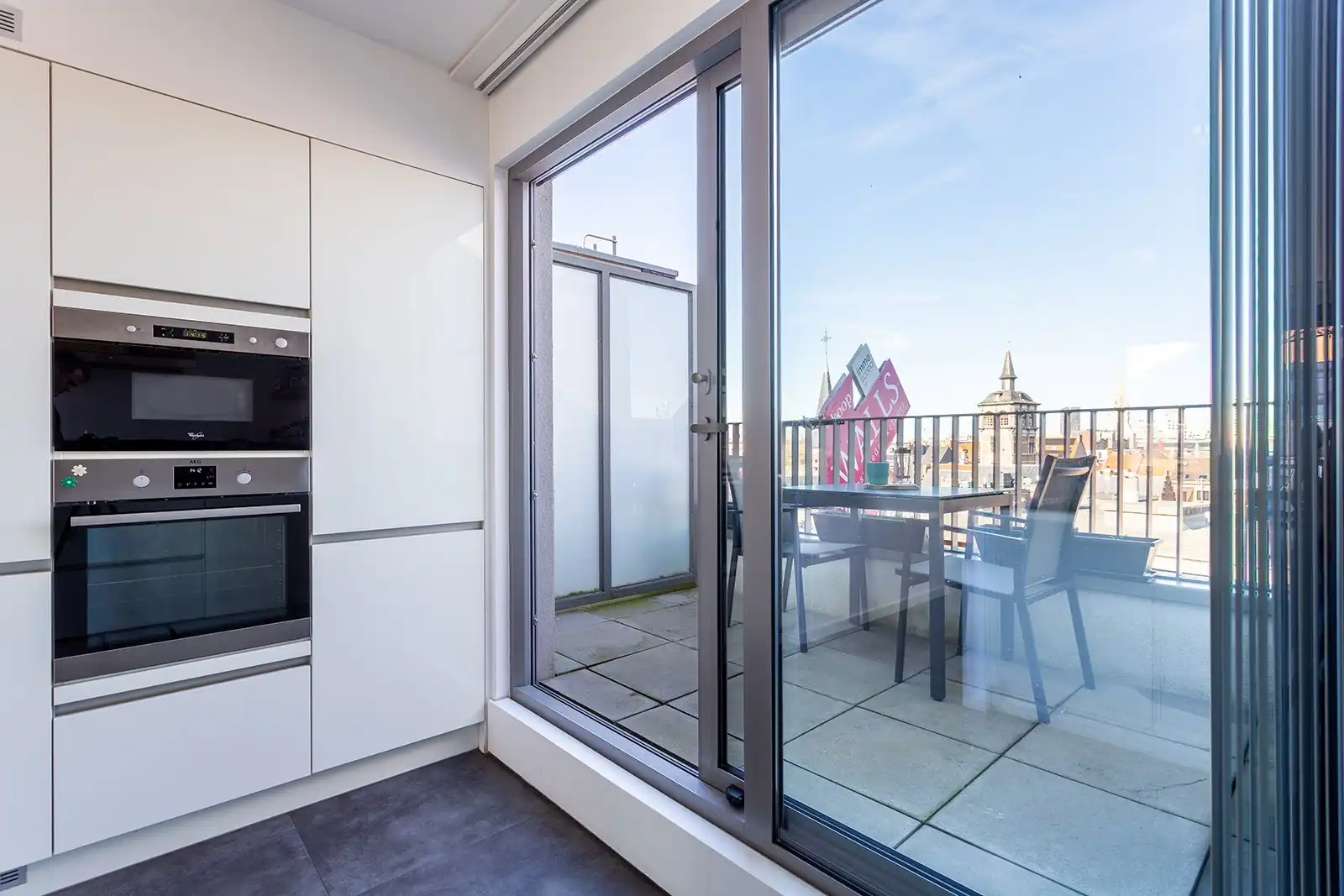 Penthouse met ruime terrassen en prachtige zichten!  foto 18