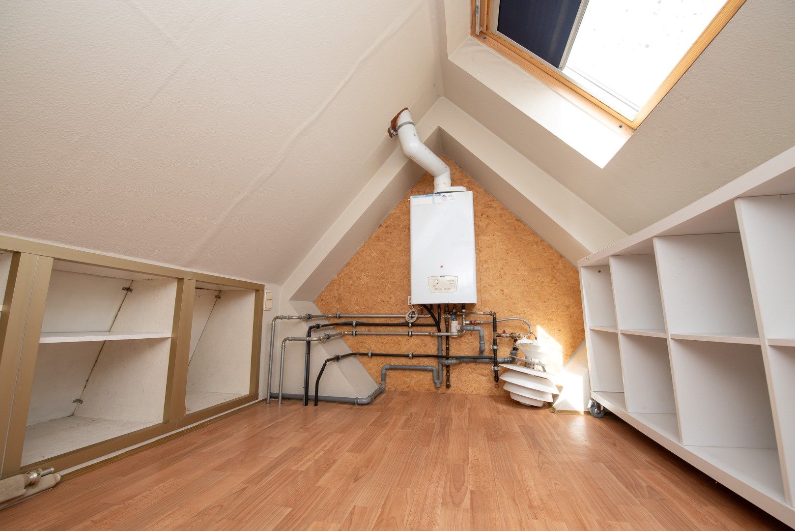 Dak appartement in het centrum van  Zulte! foto 8