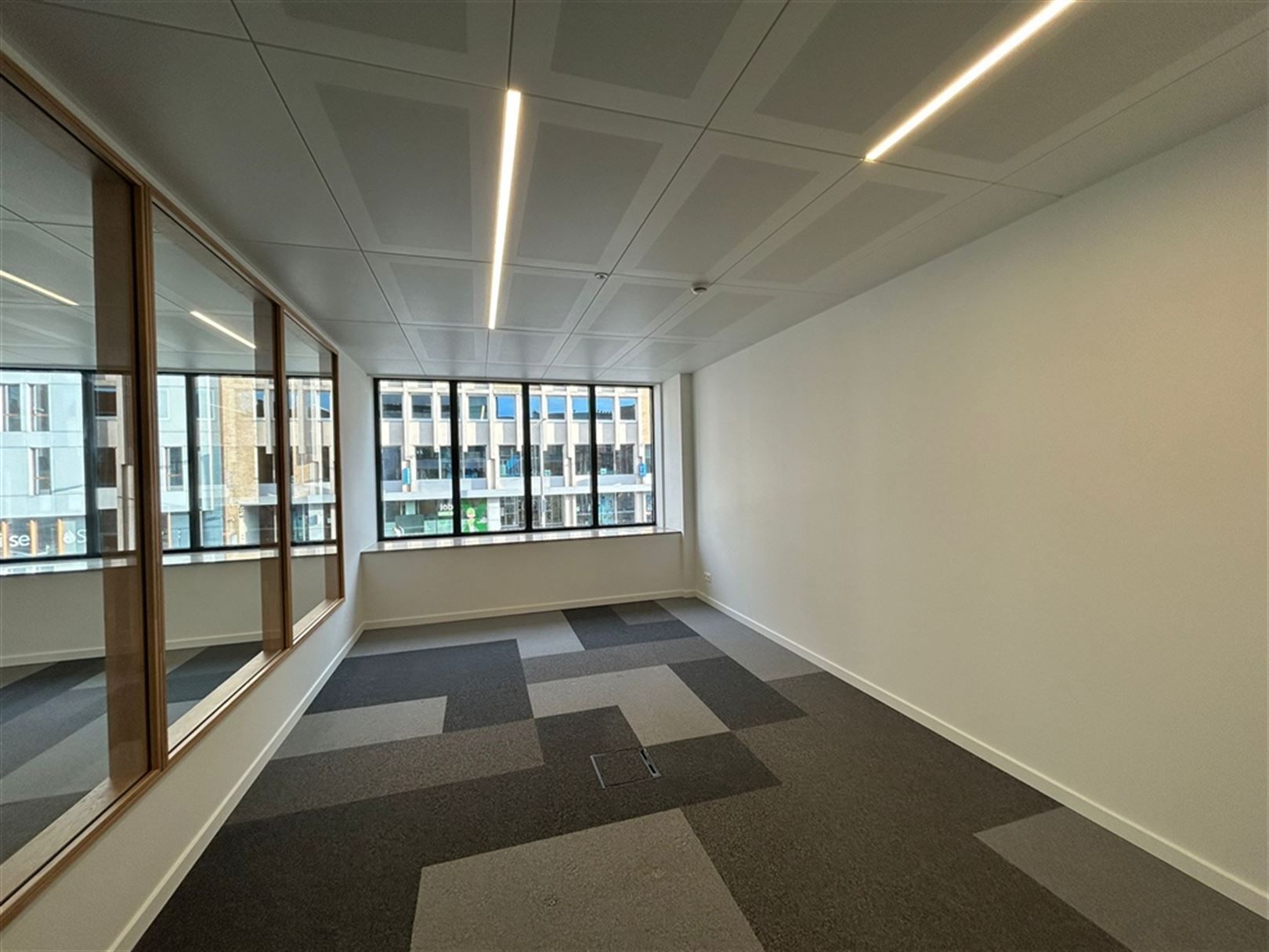Volledig rerenoveerde kantoren te huur vanaf 150 m² foto 14