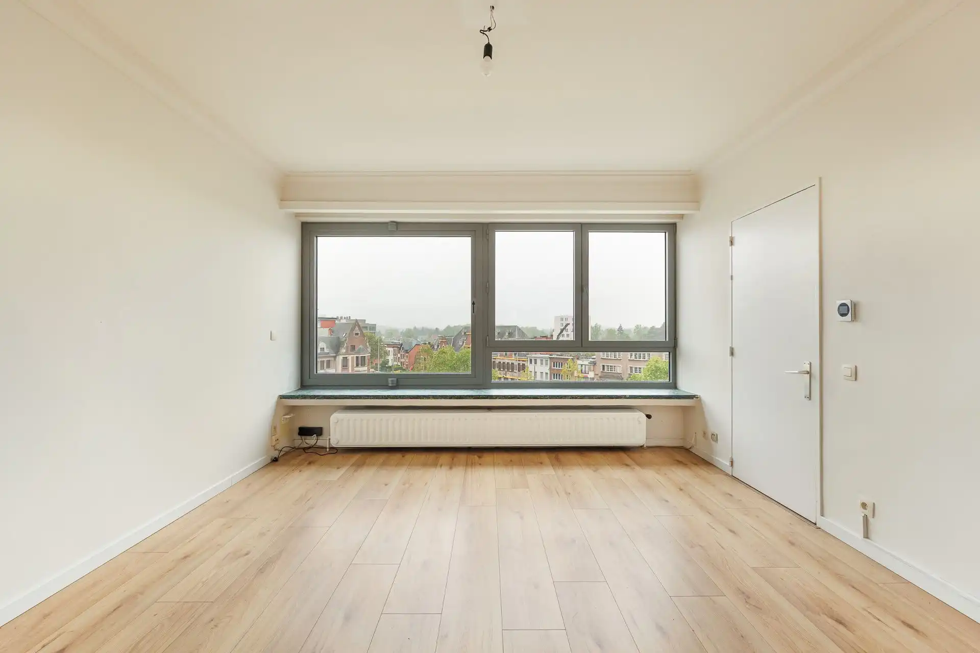 Groot appartement te koop in hartje Mortsel foto 3