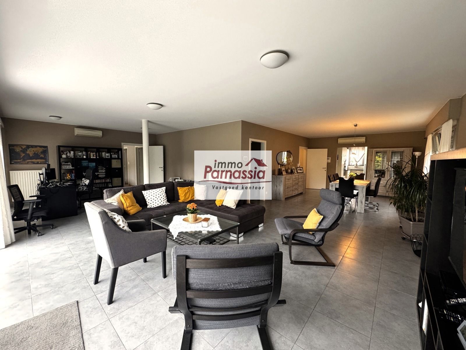 Appartement te huur foto {{pictureIndex}}