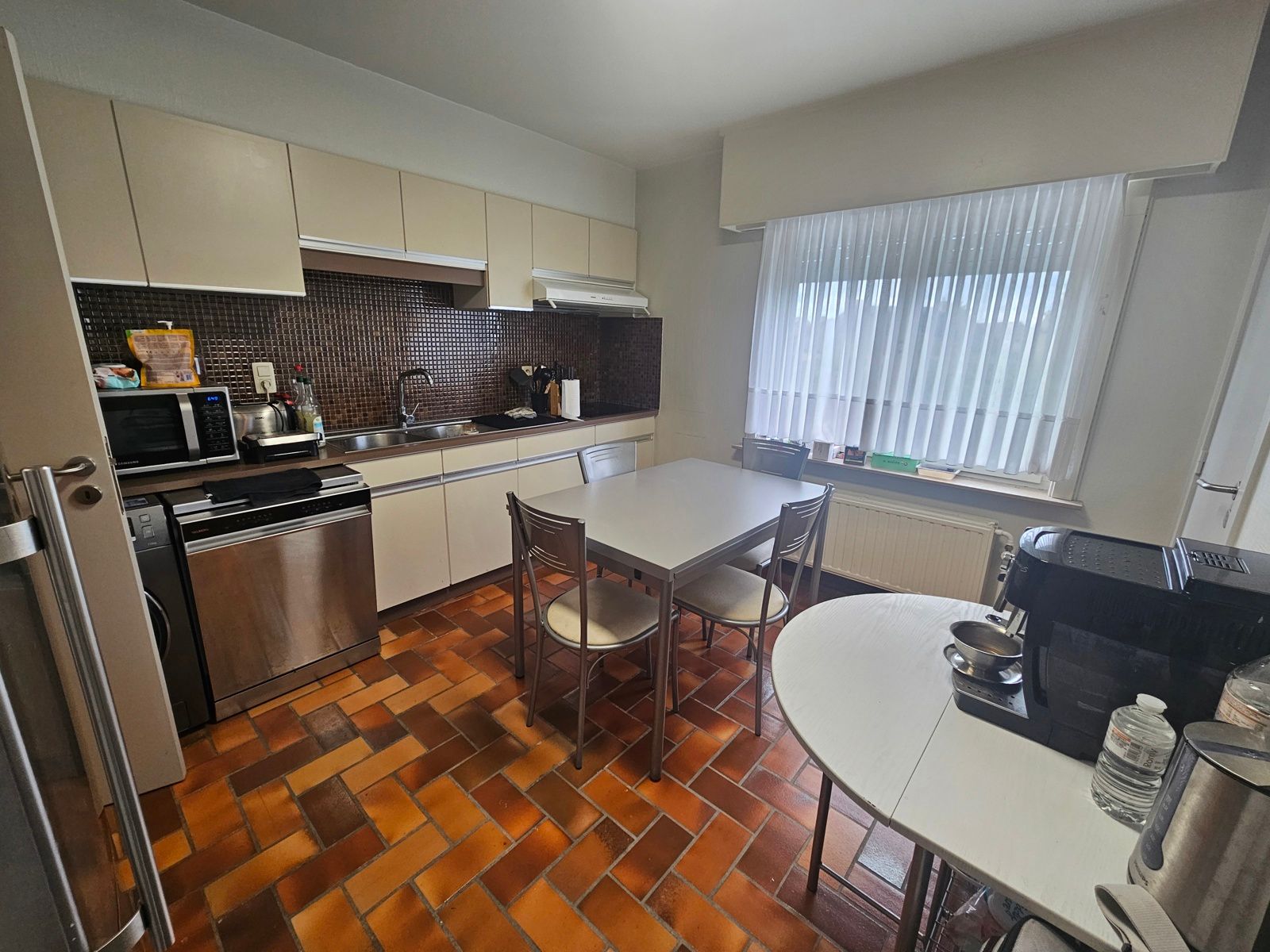 Ruim appartement met 3 slaapkamers ! foto 8