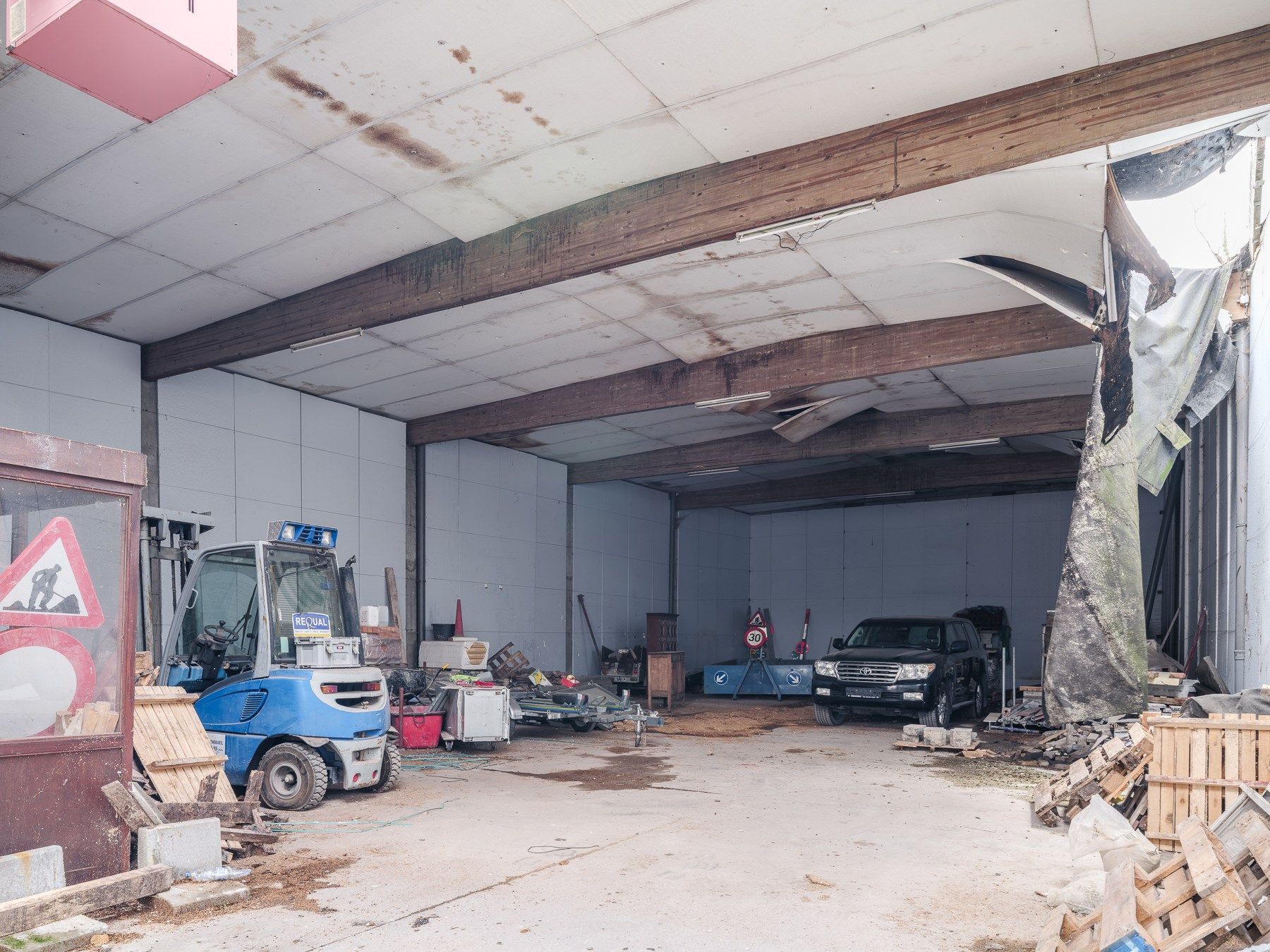 Unieke kans! Loods van 425 m² in centrum Kortrijk. foto 3