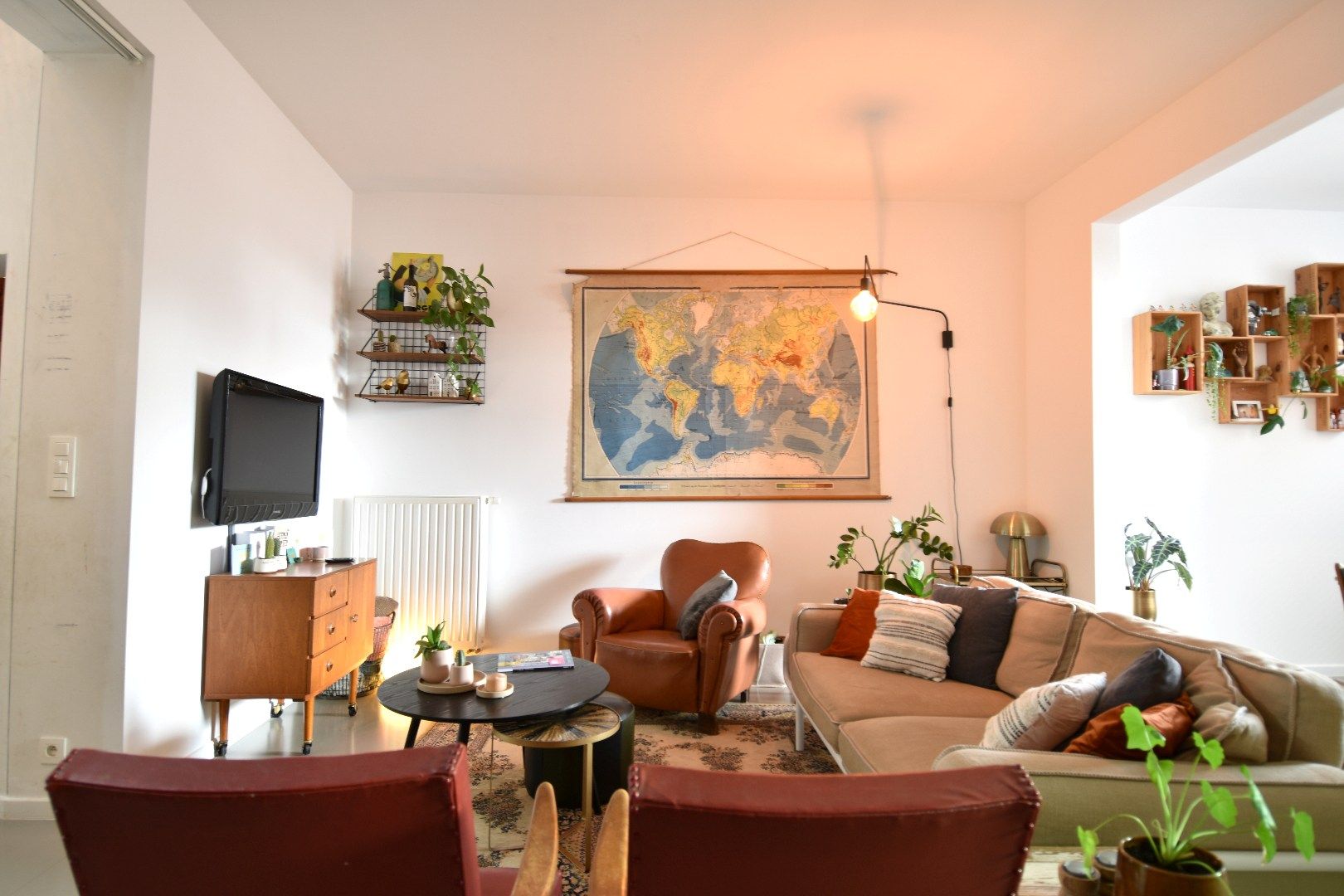 Instapklare gezinswoning met 3 slaapkamers, polyvalente ruimte, zalige tuin, ... te koop in Gullegem foto 3