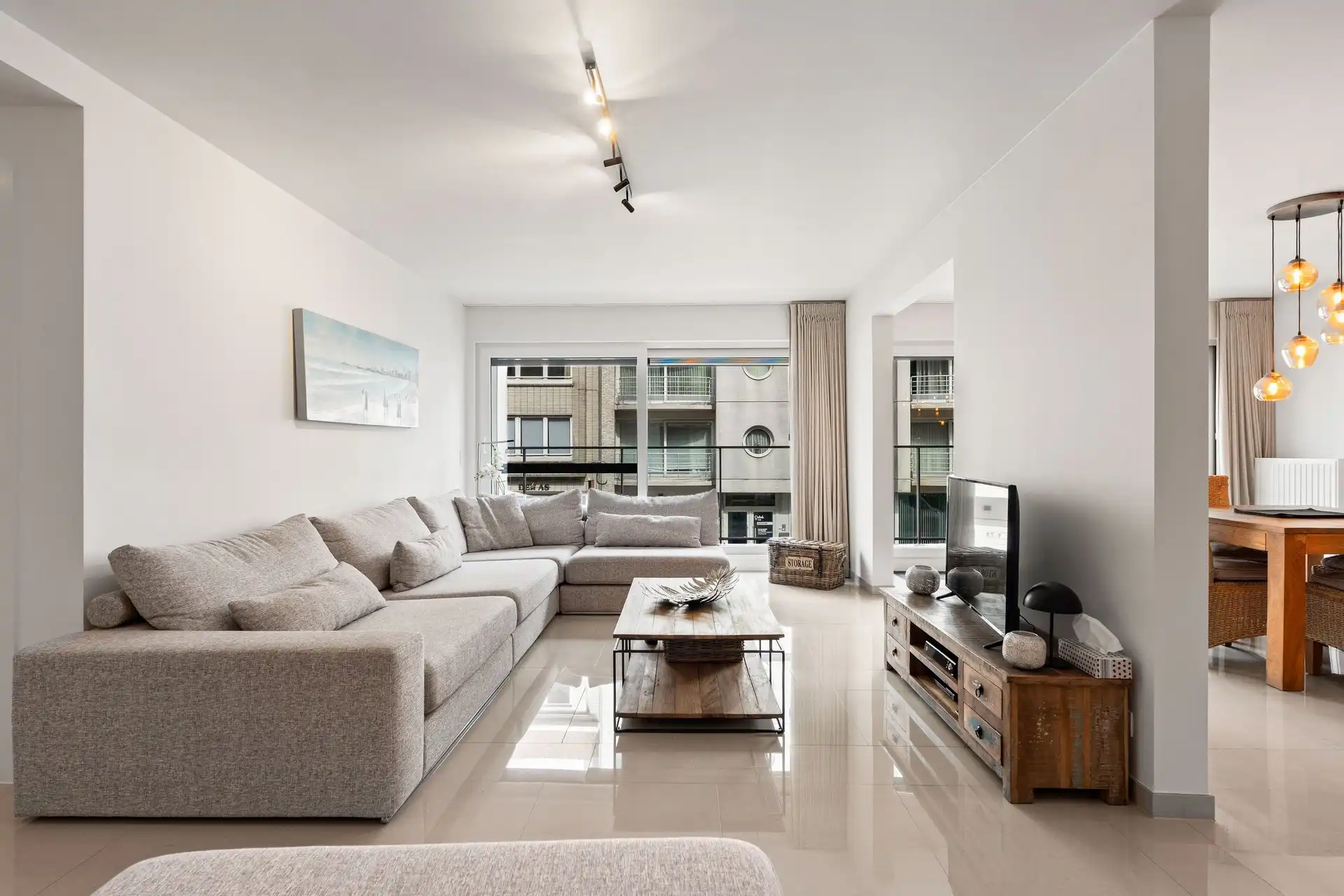 Zeer ruim 3-slaapkamerappartment nabij het strand te Mariakerke foto 2
