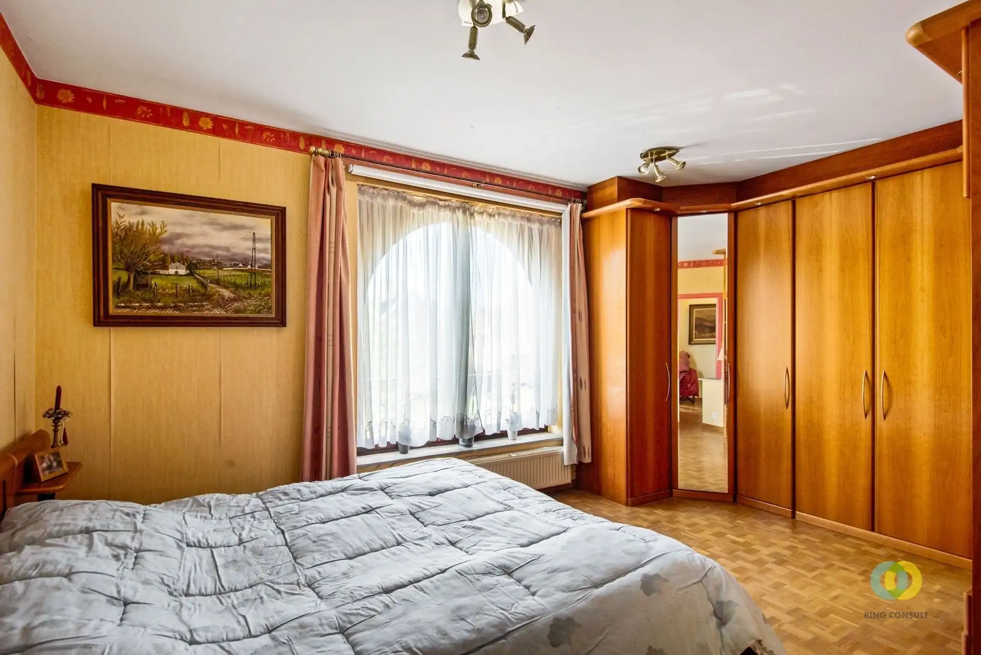 Ruime villa met 4 slaapkamers, bureau en garage   foto 15