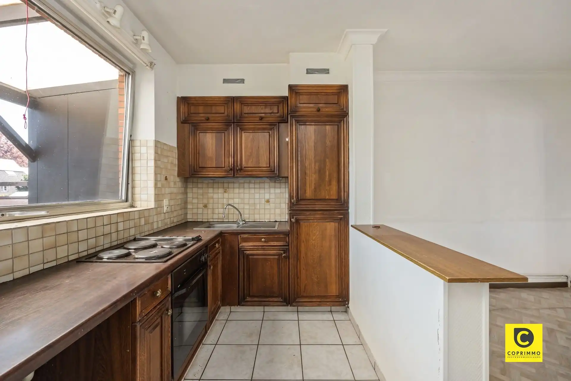 Ruime multifunctionele woning met parking foto 29