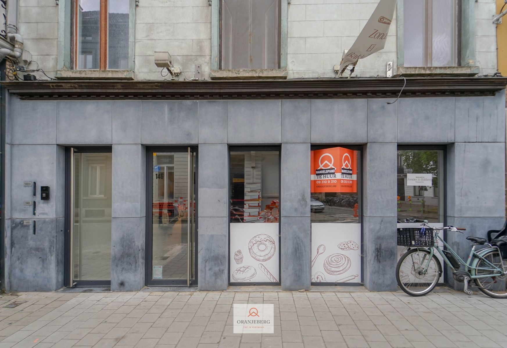 Handelsgelijkvloers te huur in Gent foto {{pictureIndex}}