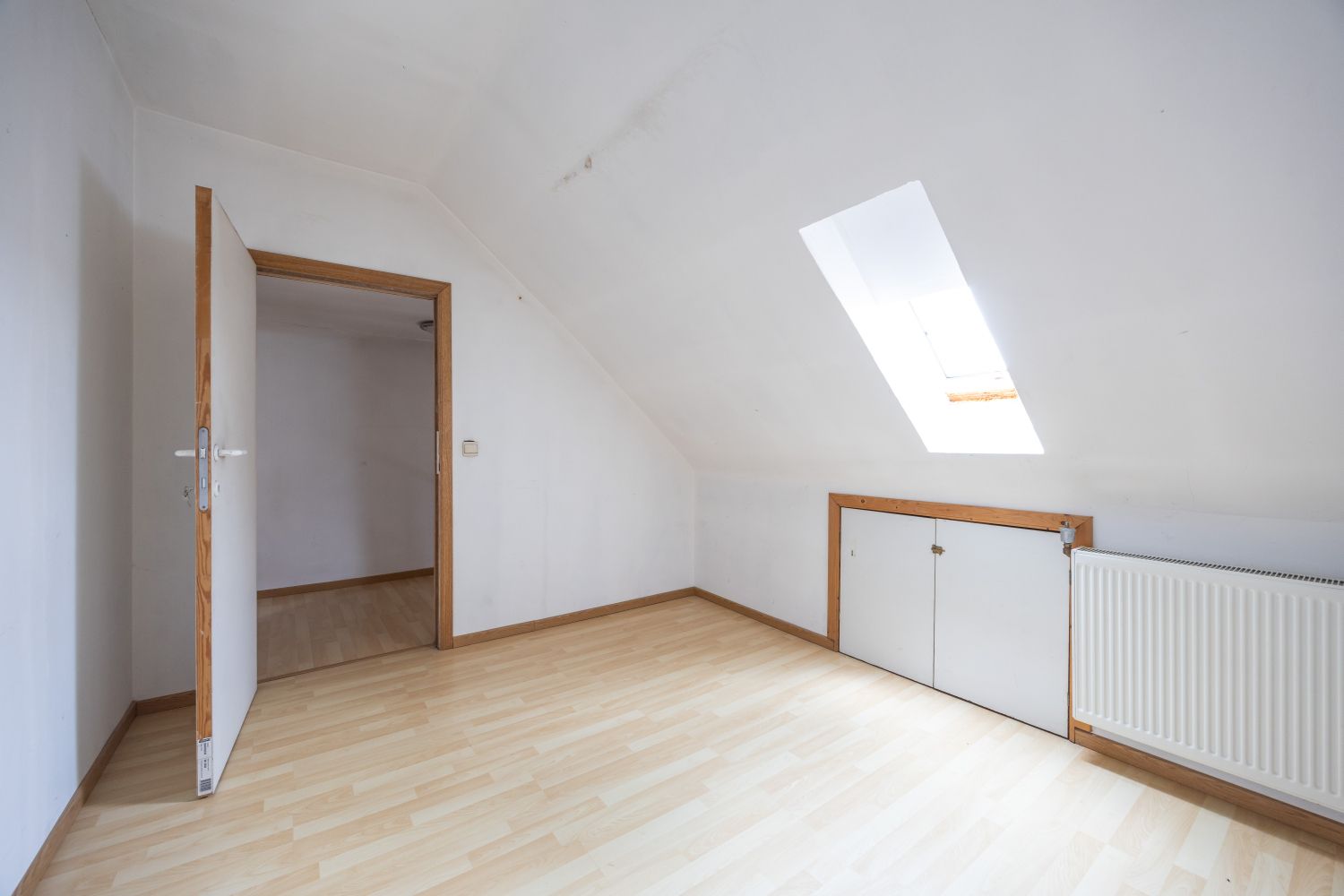 Ruime te renoveren woning met zonnige tuin en tal van mogelijkheden. foto 34