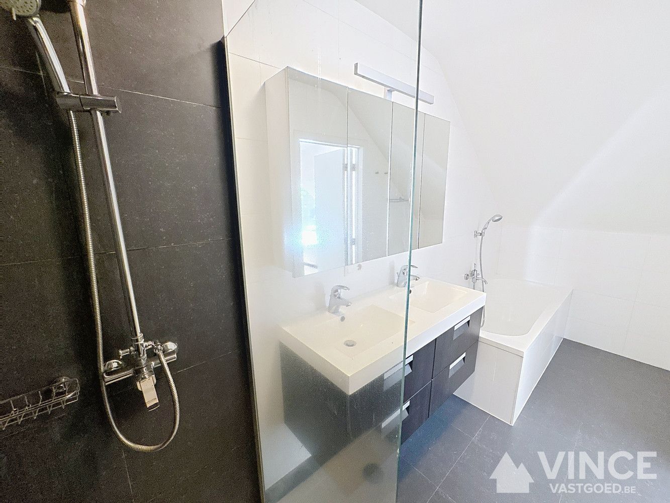 Leuke woning in een rustige straat foto 17