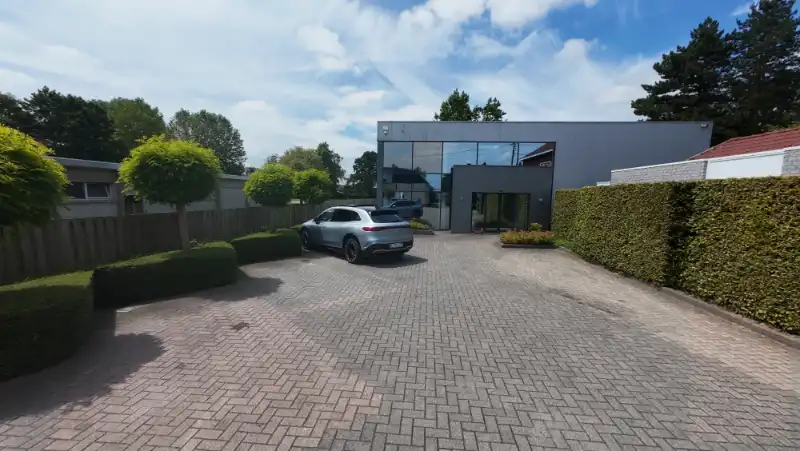 Instapklaar bedrijfsgebouw van 758 m² foto 2