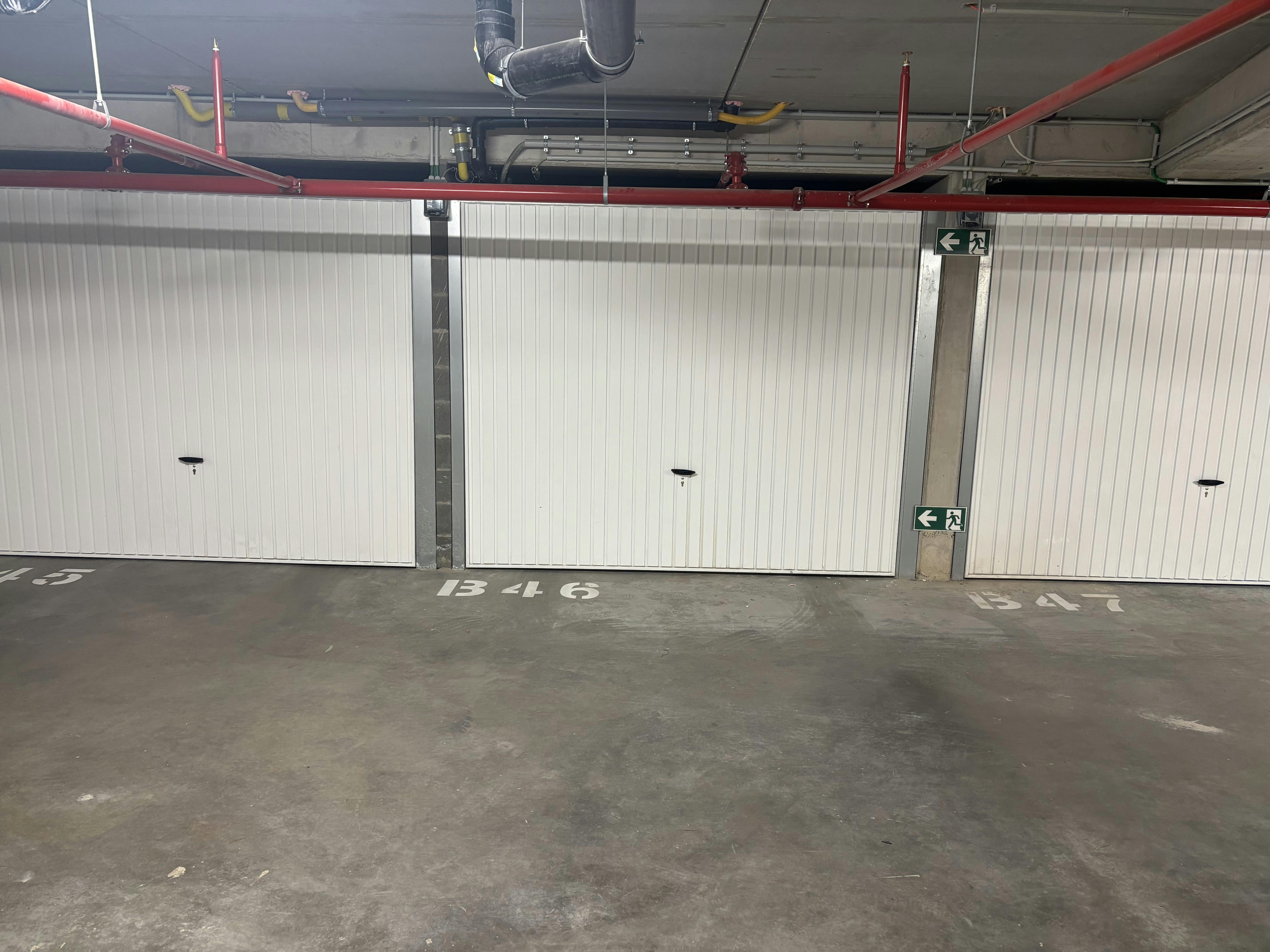 Ruime garagebox in de residentie West Bay! foto 5