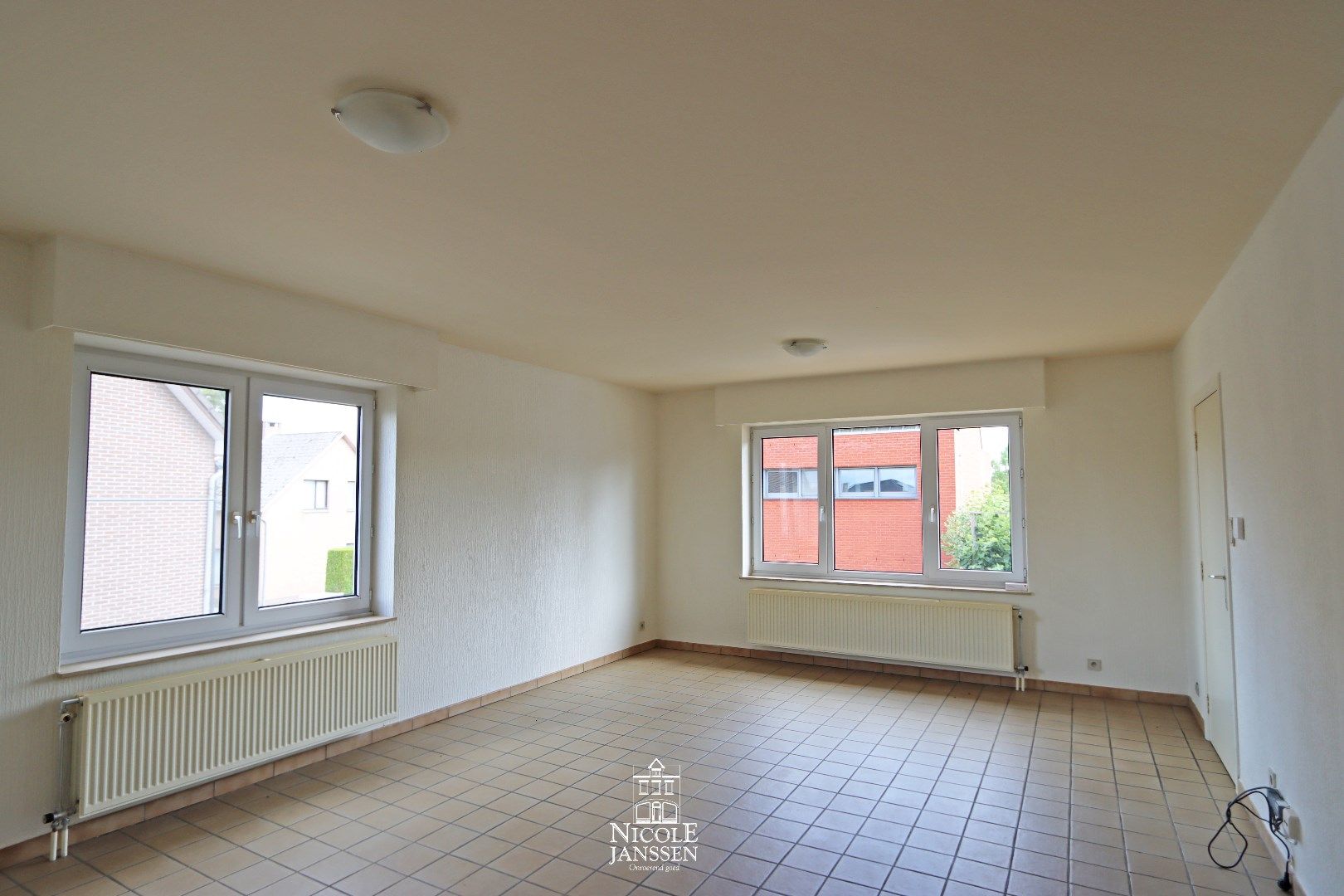 Ruim appartement met twee slaapkamers in een rustige omgeving foto 3