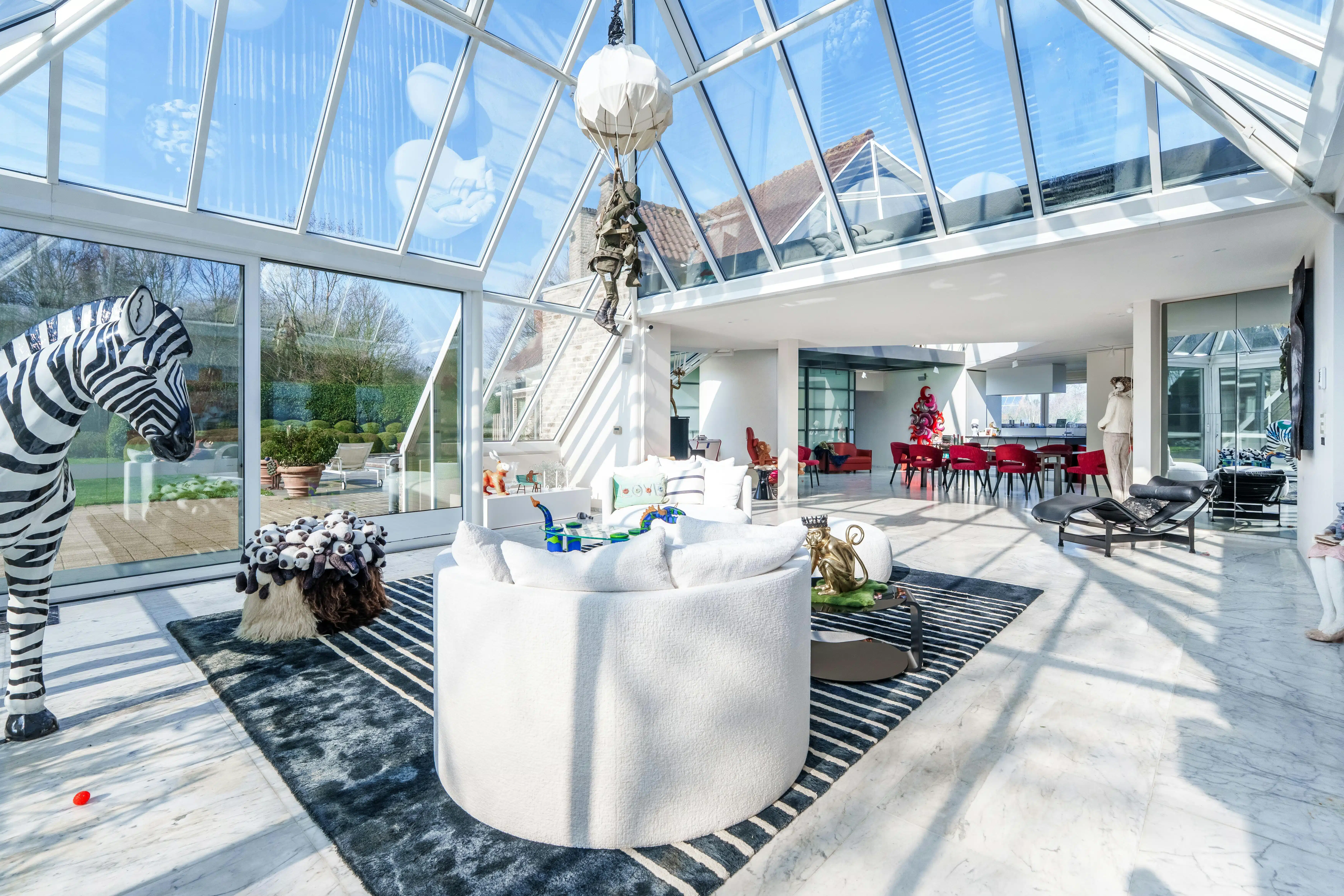 Exclusieve villa met tuin en zwembad op 1,6 ha in Krombeke foto 12