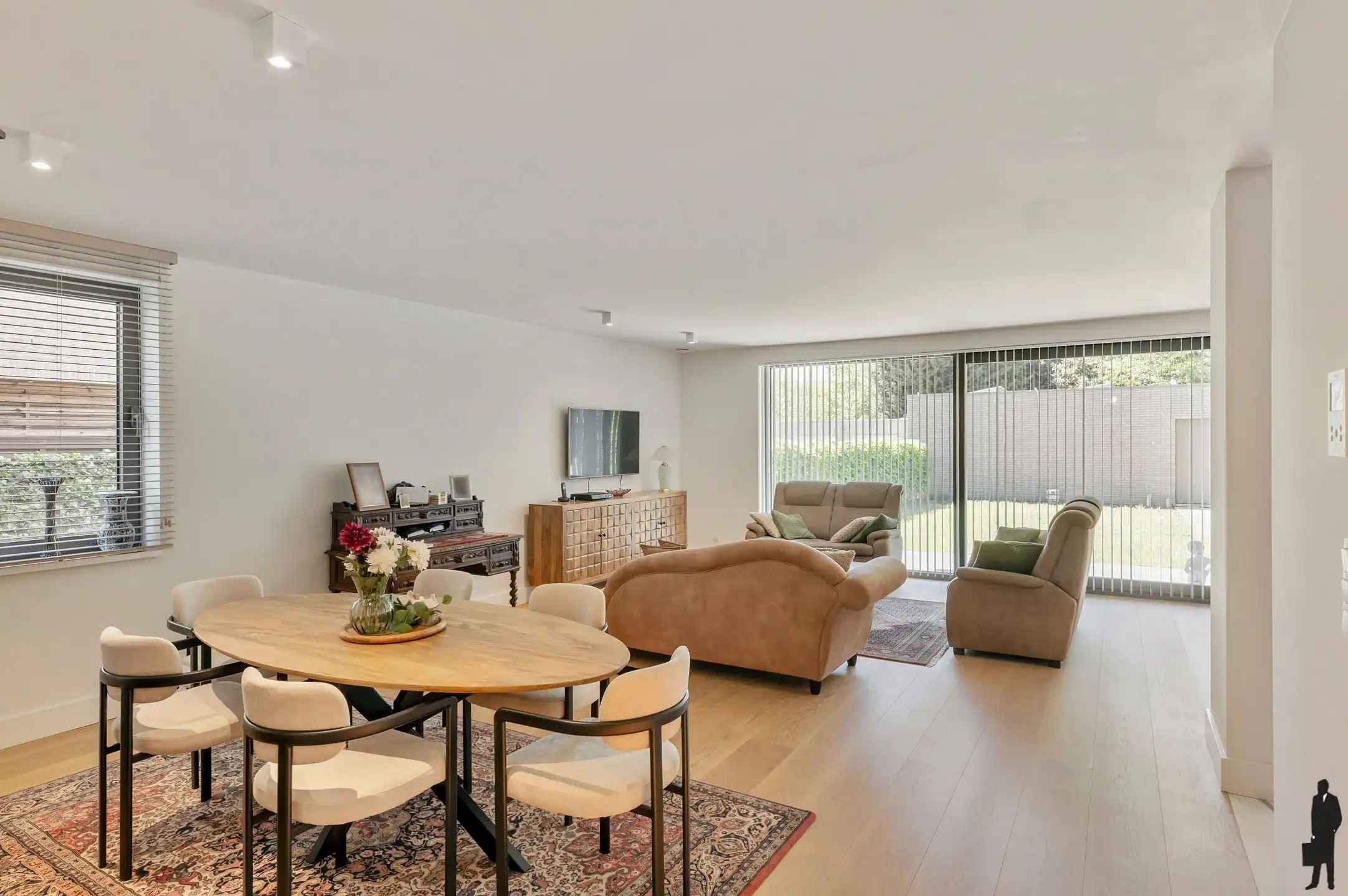 Ruim luxueus afgewerkte gelijkvloers appartement (2019) met tuin en garagebox!  foto 5