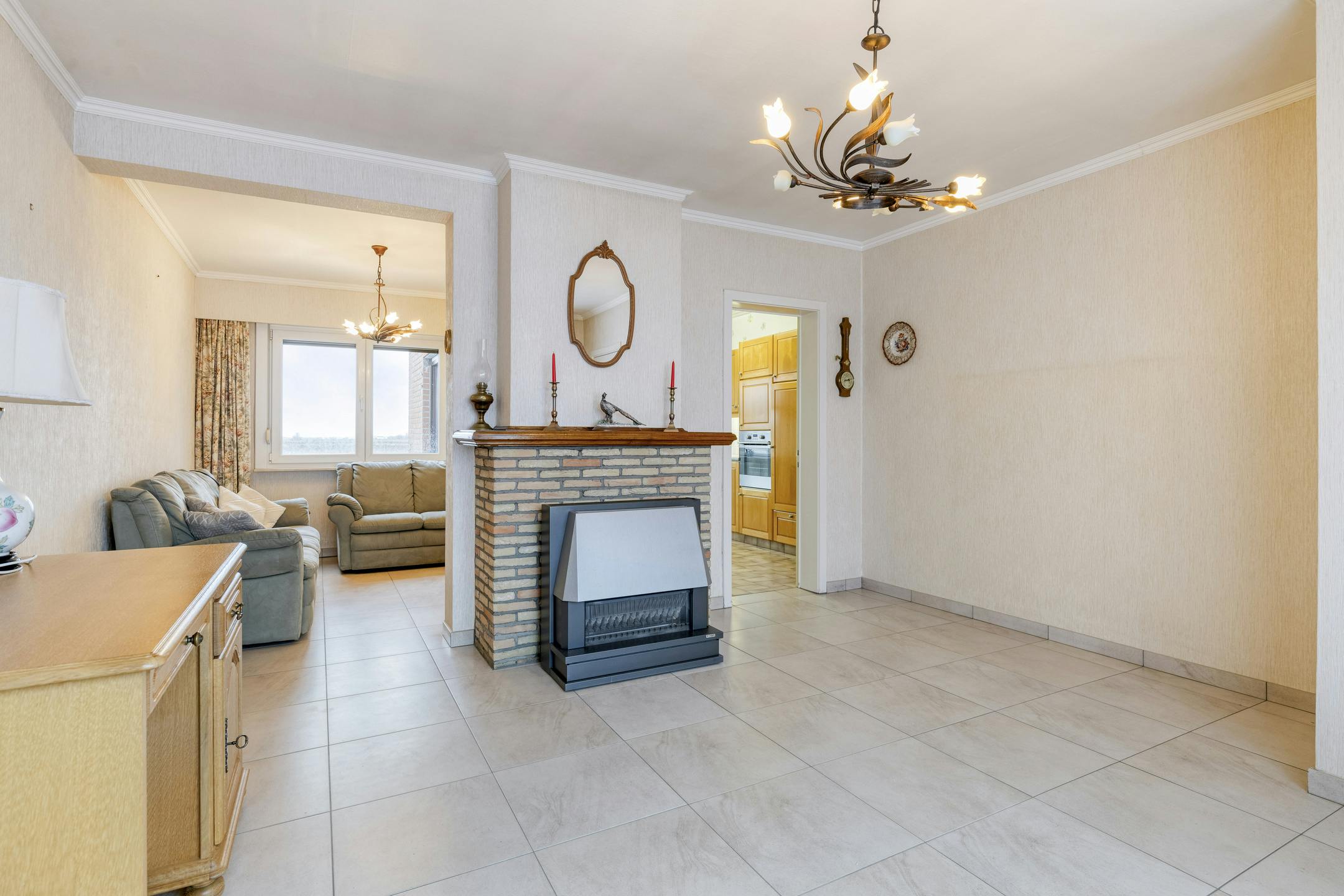 Woning met 3 slaapkamers, garage en tuin te koop. foto 15