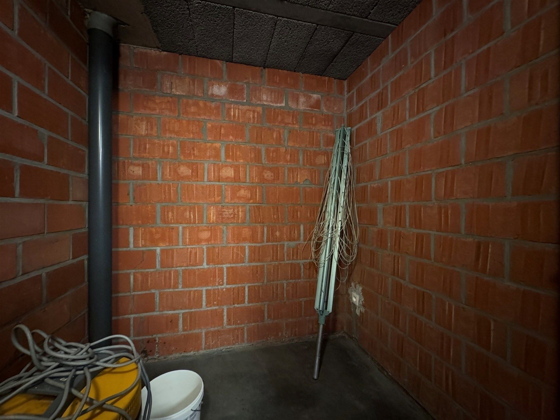 Gerenoveerd ruim appartement met tuin en garage gelegen in de wijk “Het Westveld”. foto 25