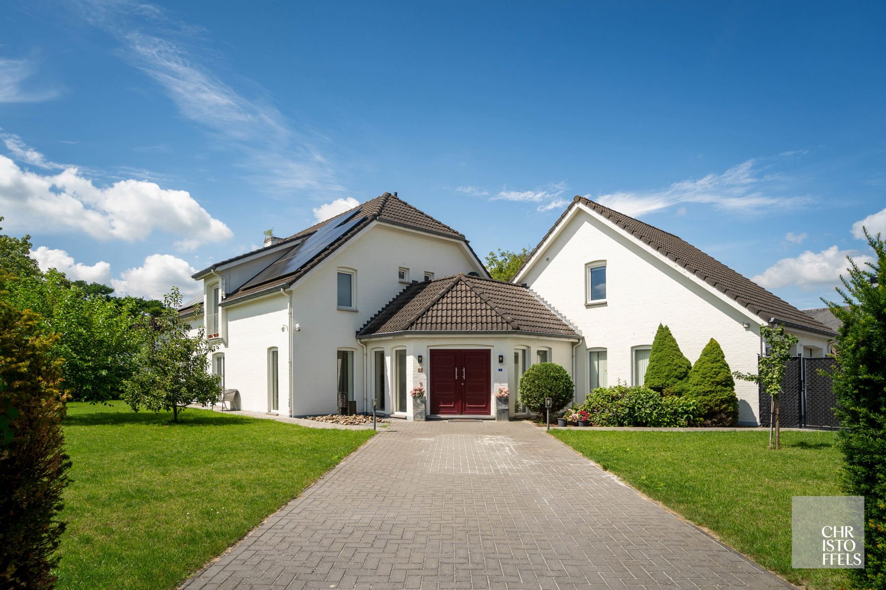 Ruime eigentijdse villa met 4 slaapkamers en zwembad op een perceel van 1.321m²  foto 12