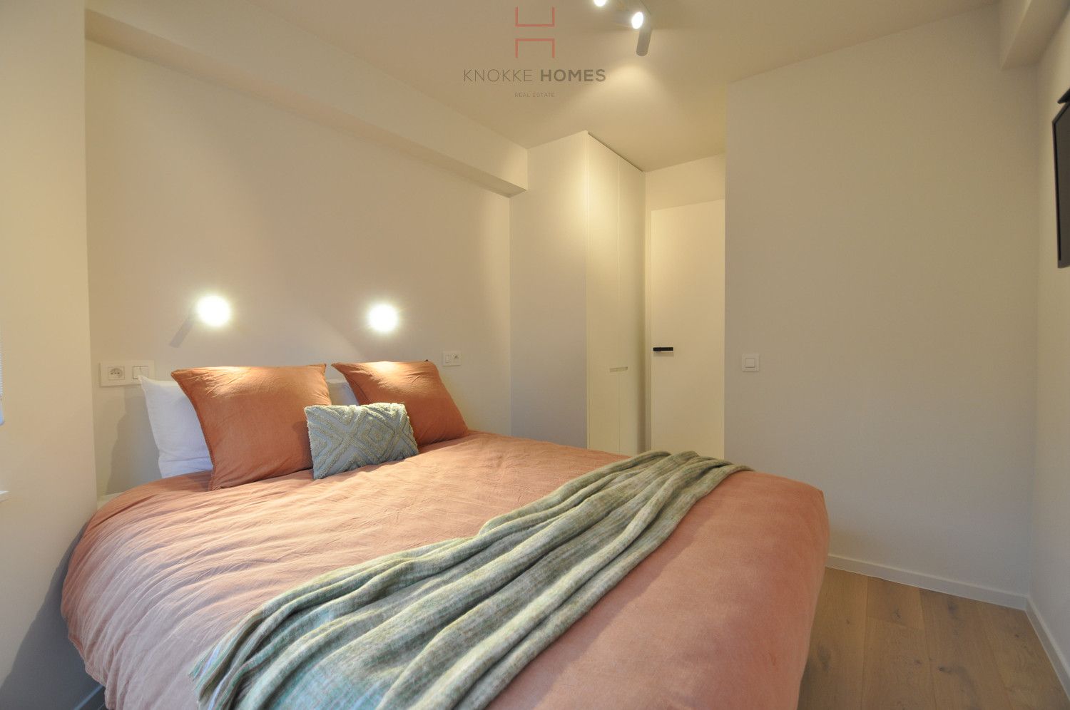 Volledig gerenoveerd, gemeubeld hoekappartement gelegen op enkele stappen van de zee en de Lippenslaan foto 9
