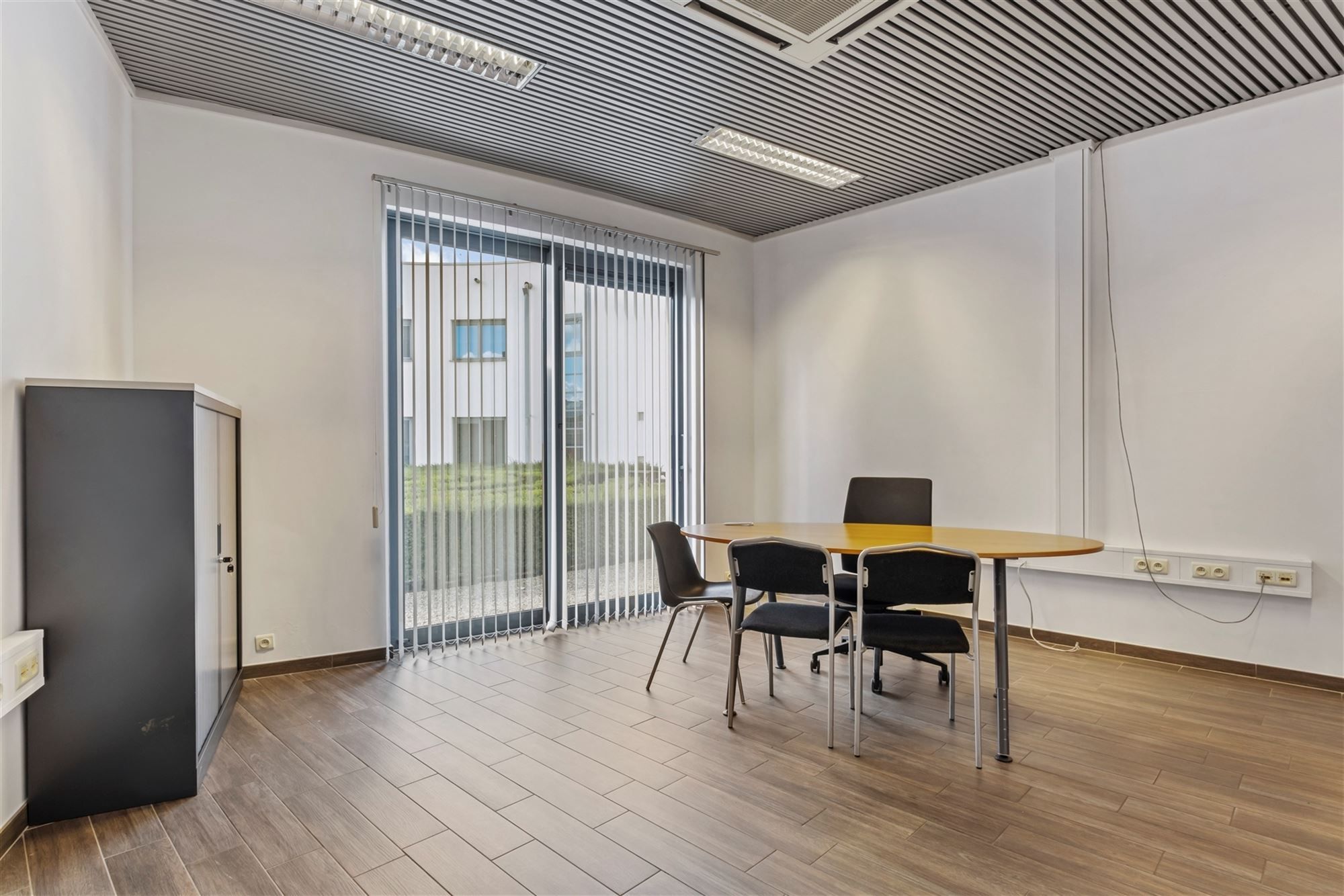 Instapklaar kantorencomplex op toplocatie ten zuiden van Gent foto 32