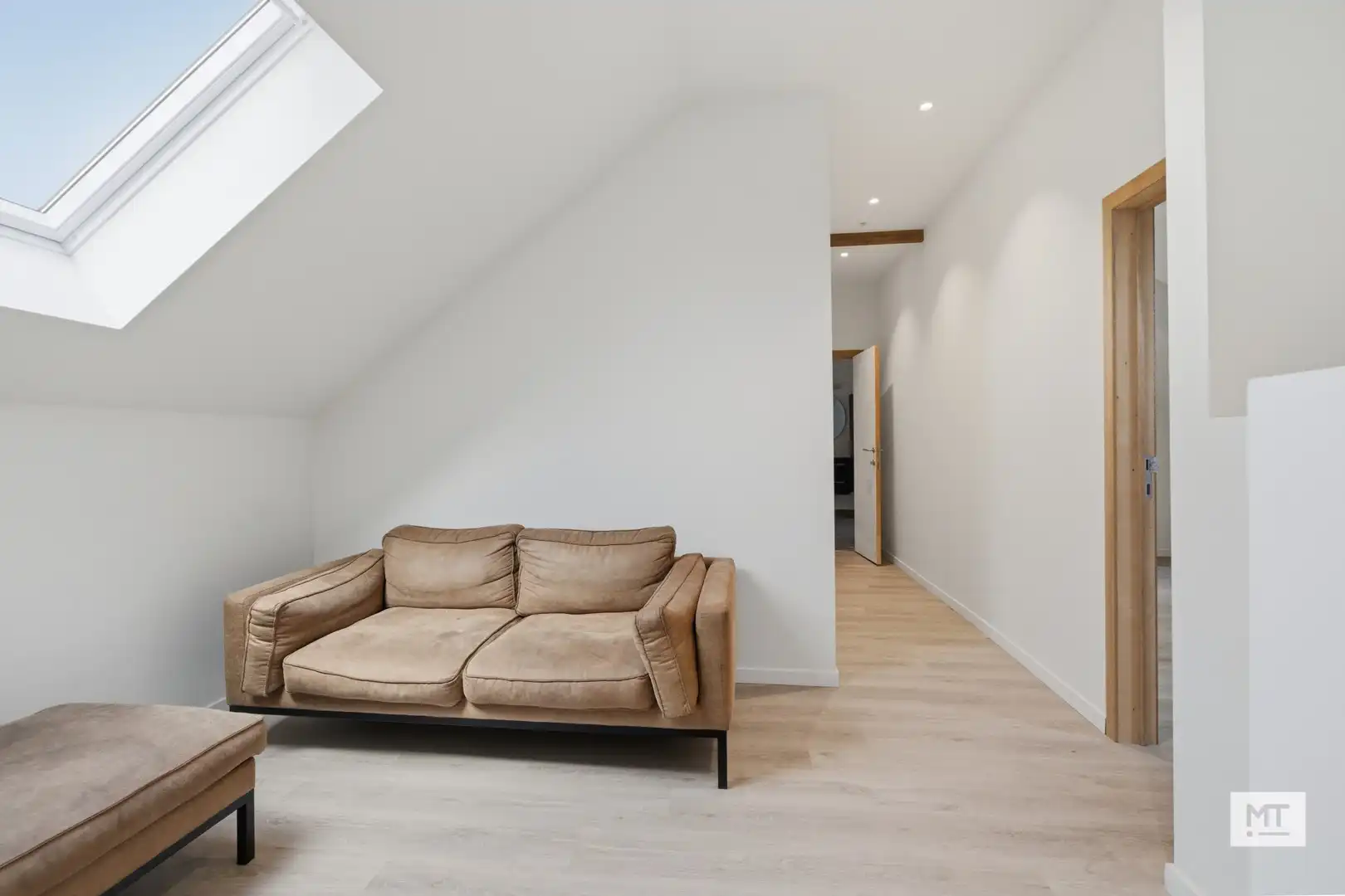 Bijzonder ruime herenwoning te koop in het centrum van Ieper foto 15