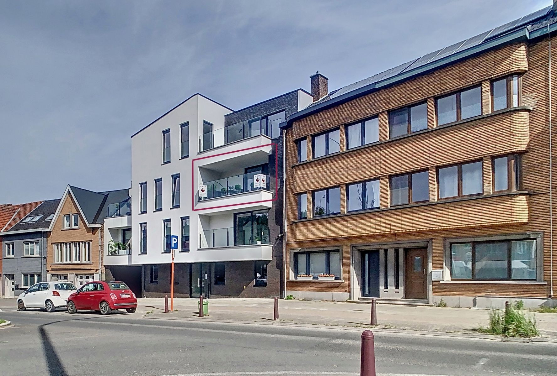 Centraal gelegen én stijlvol app met 2 SLPK én staanplaats! foto {{pictureIndex}}